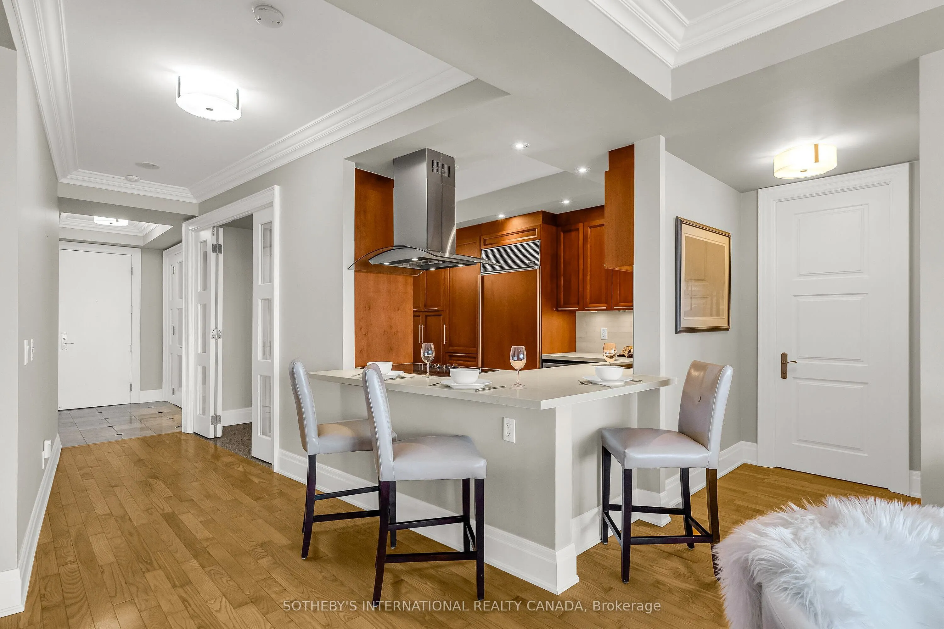 2095 Lake Shore Boulevard W, #818