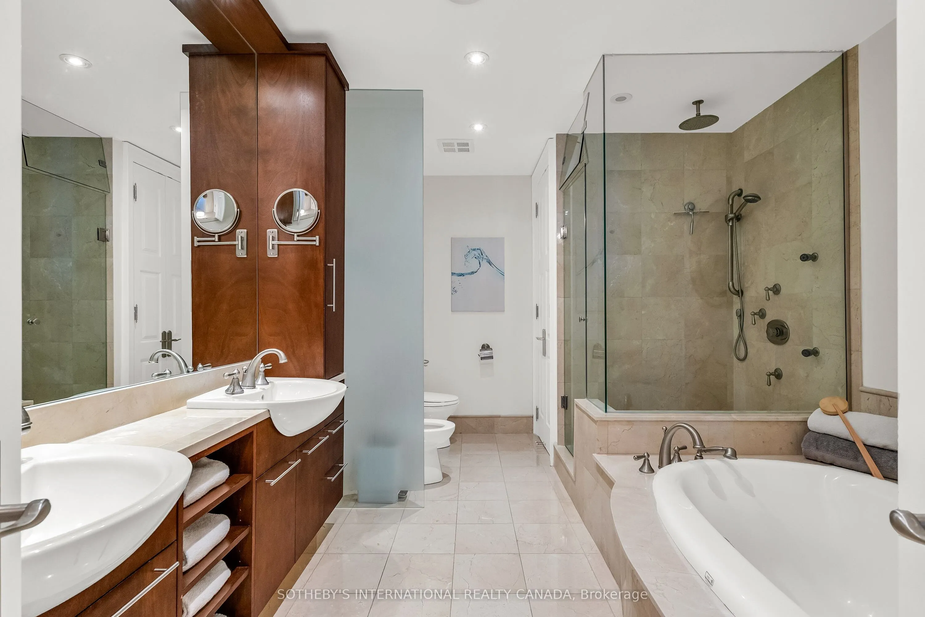 2095 Lake Shore Boulevard W, #818