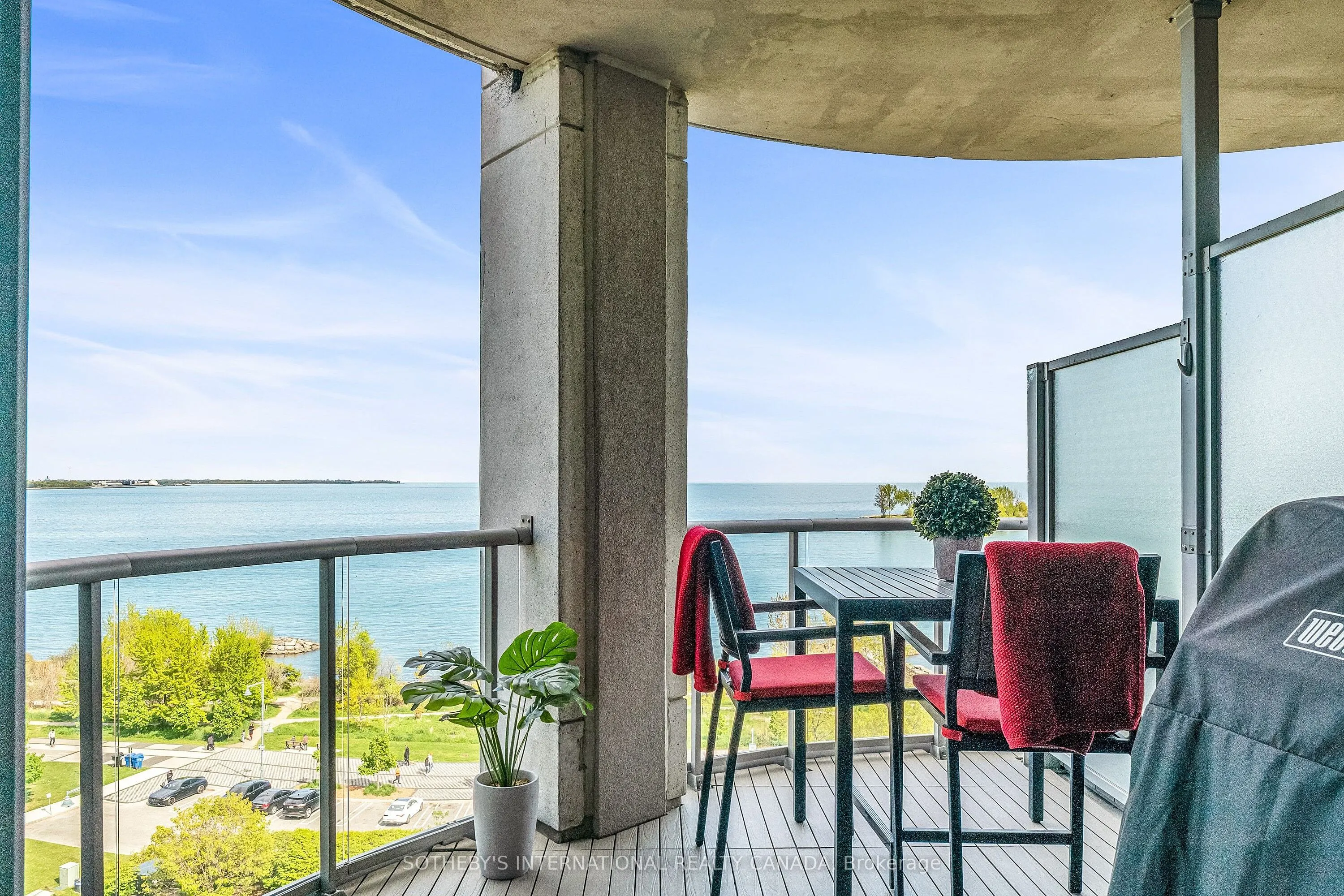 2095 Lake Shore Boulevard W, #818