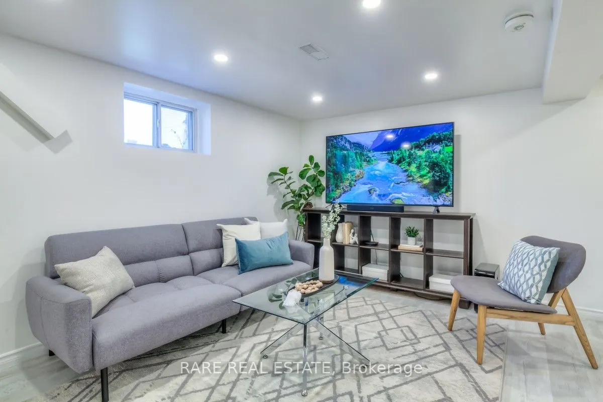 78 Tilden Crescent