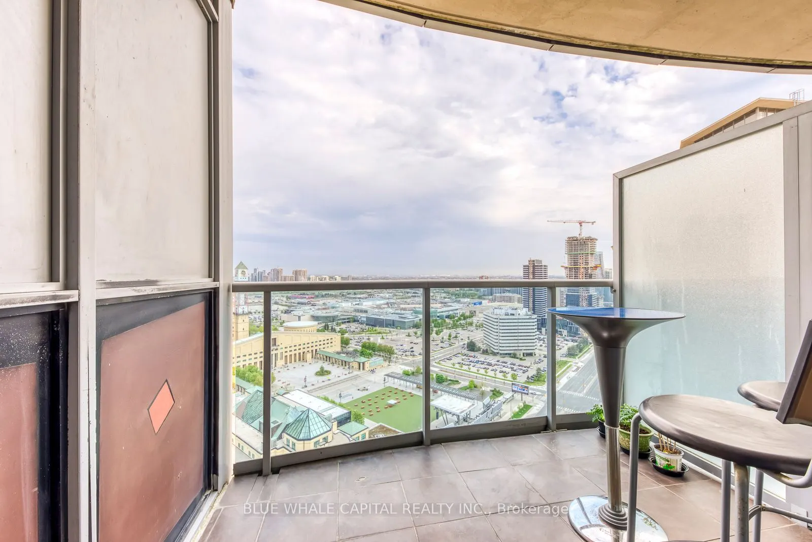 330 Burnhamthorpe Road W, #3005