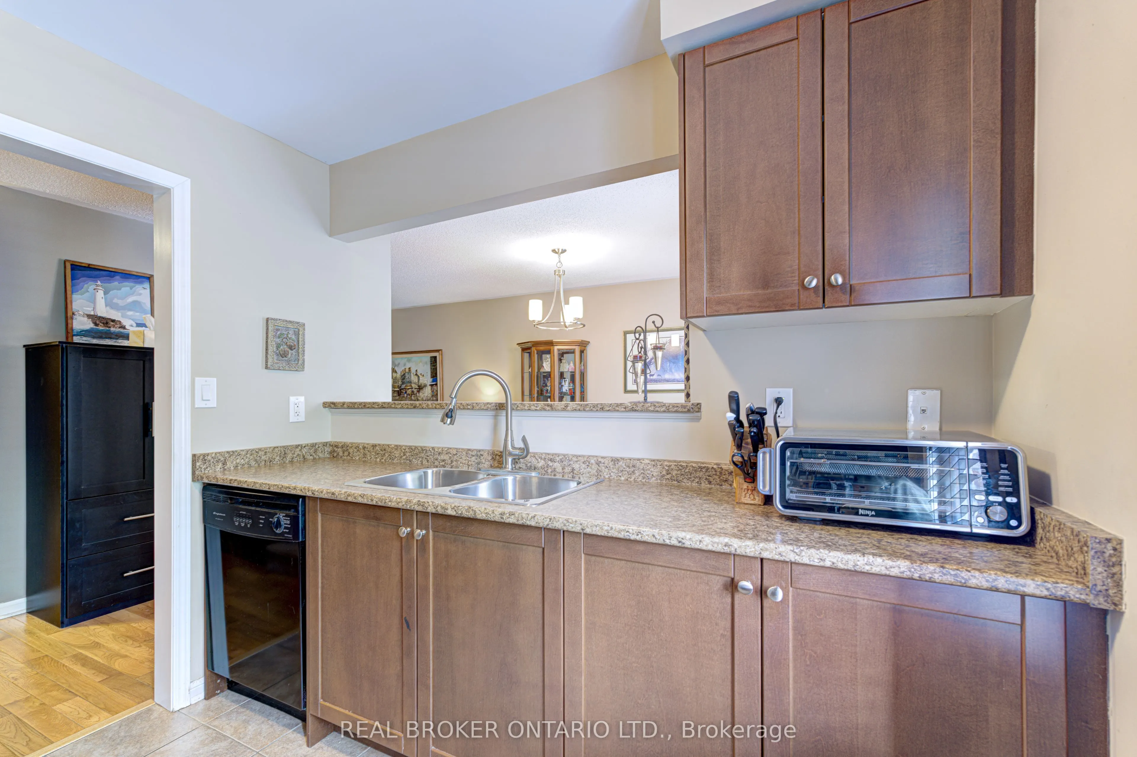 253 Wetenhall Landing