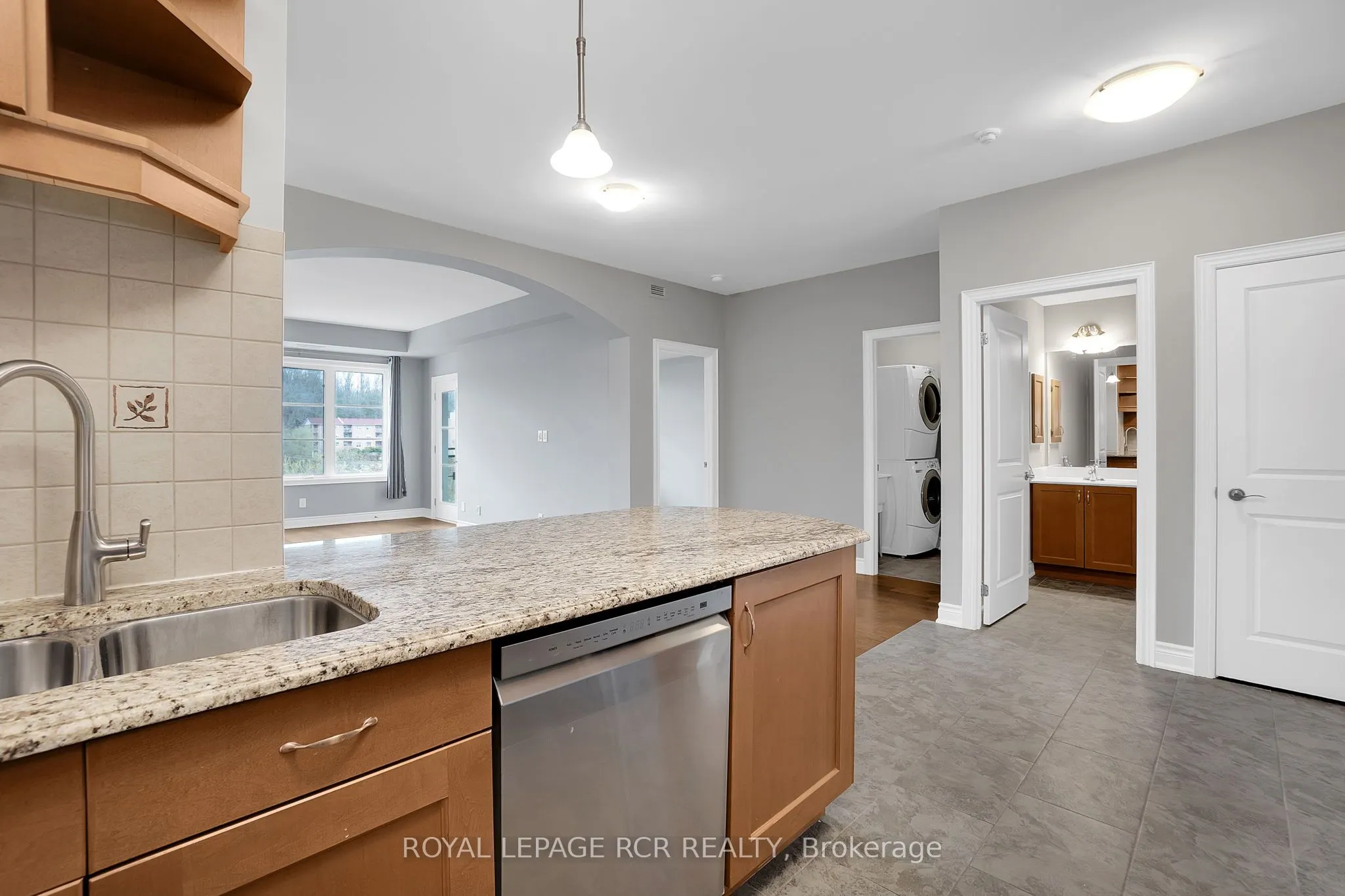 60 Ann Street, #402