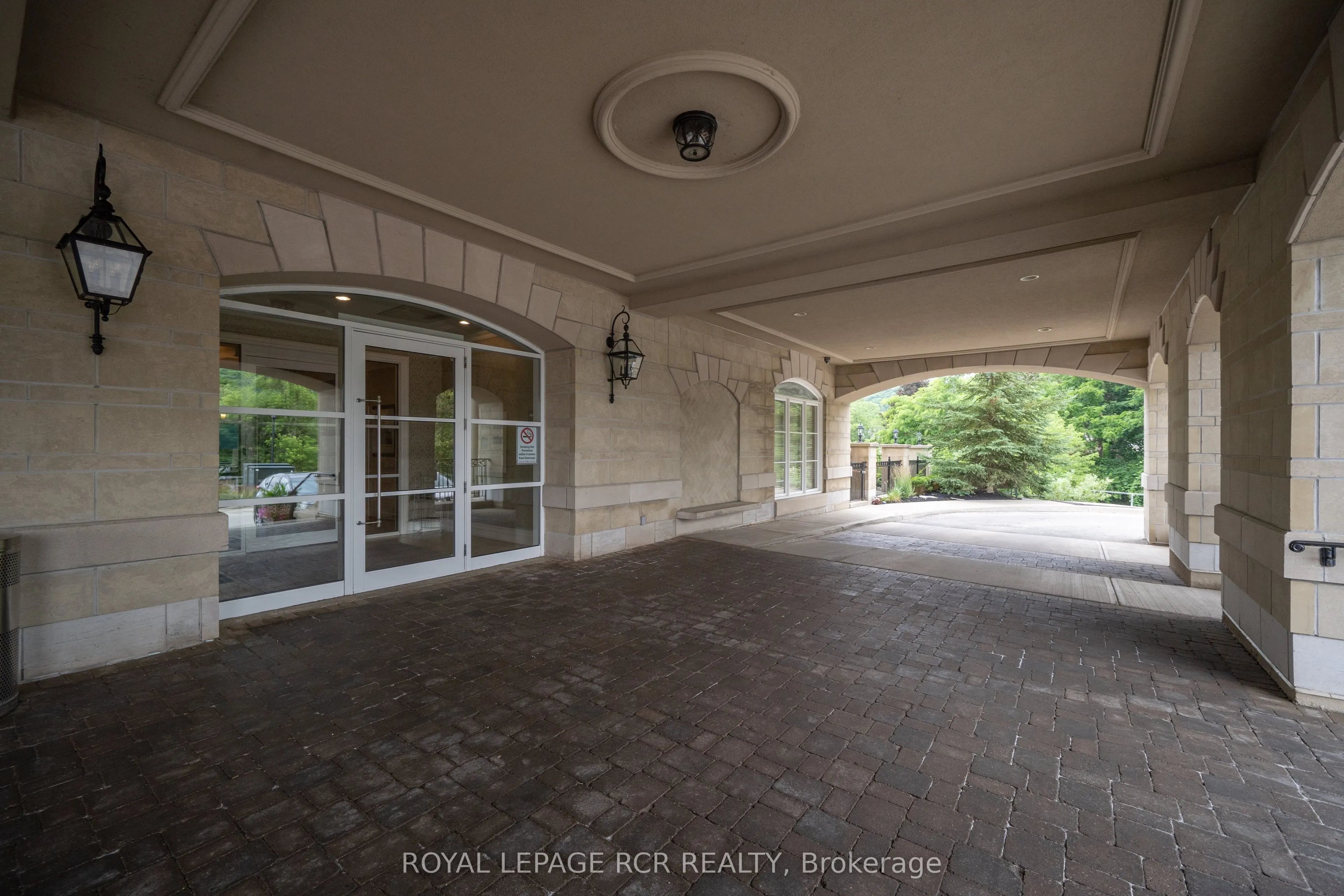 60 Ann Street, #402