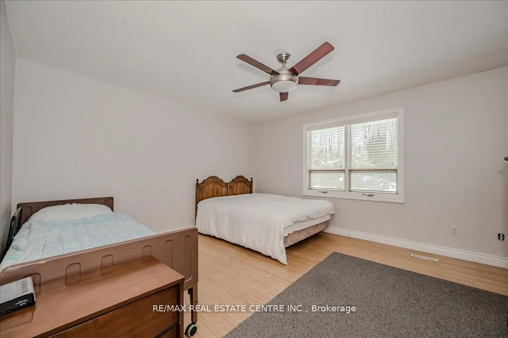 2260 Oneida Crescent
