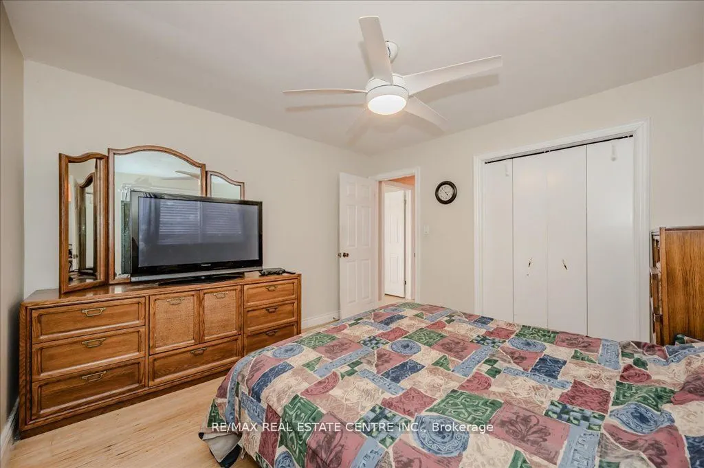 2260 Oneida Crescent