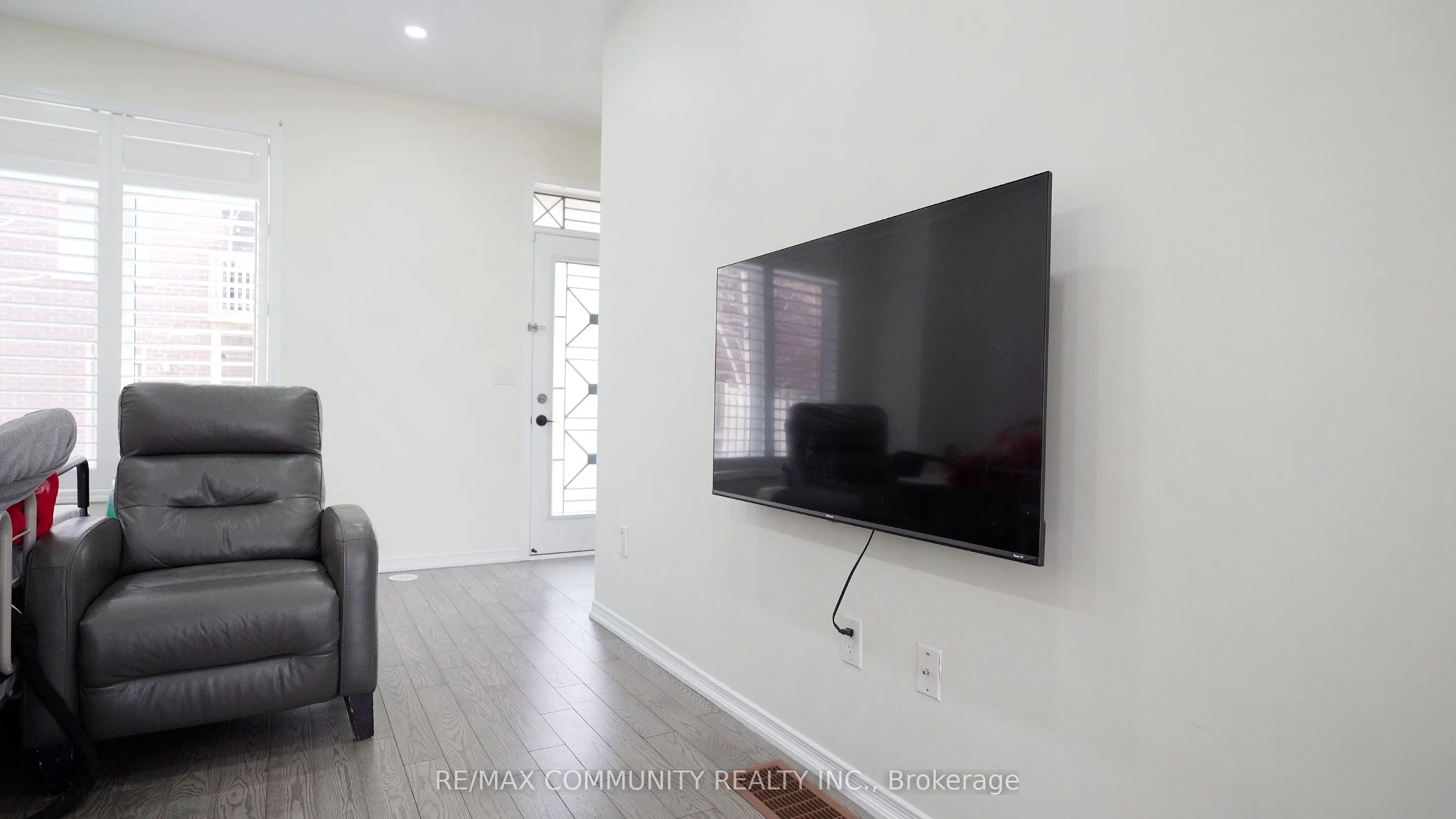 2057 Cliff Road, #64