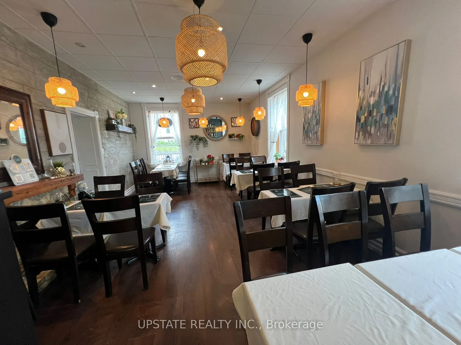 115 Main Street S