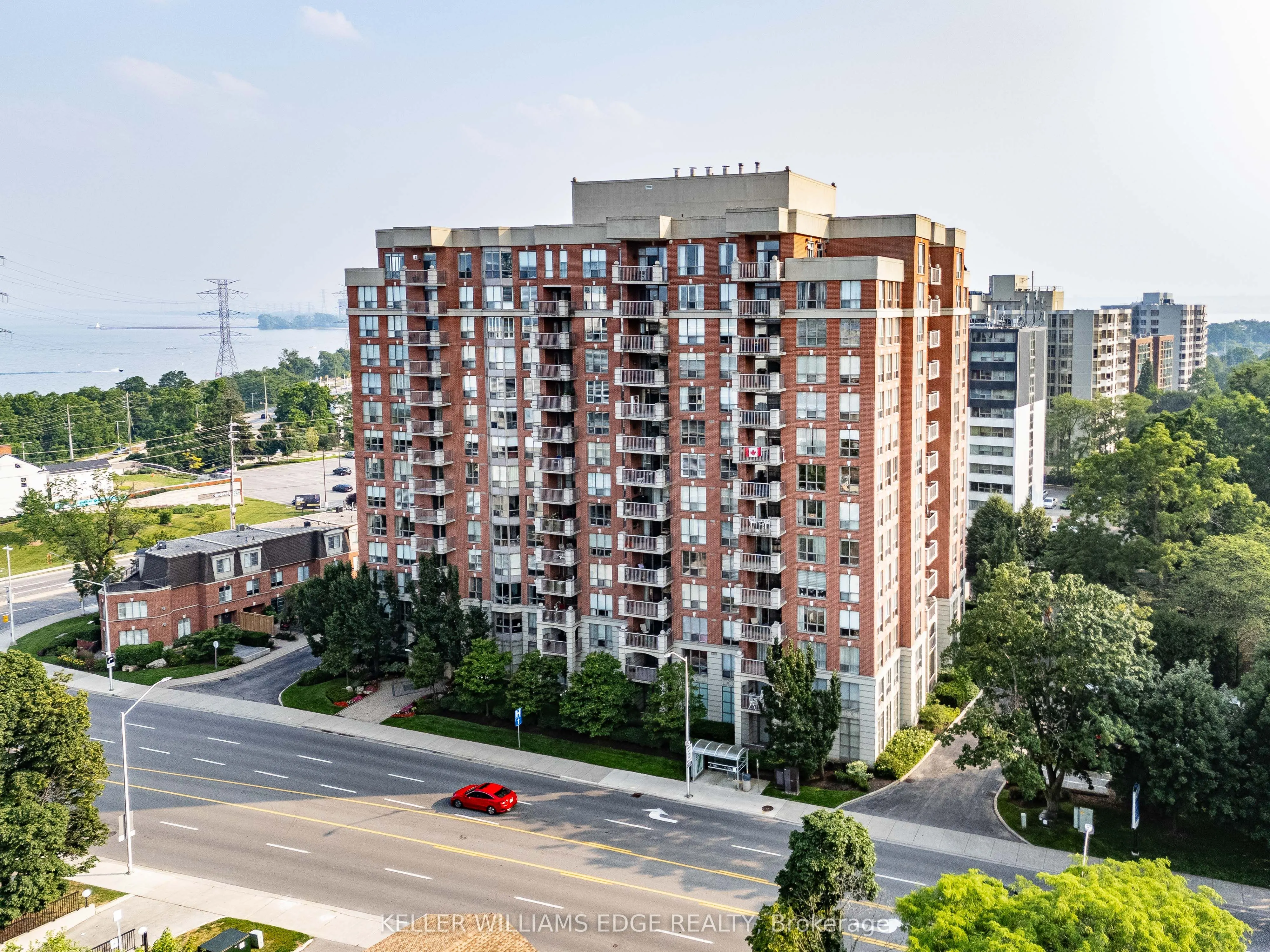 442 Maple Avenue, #401