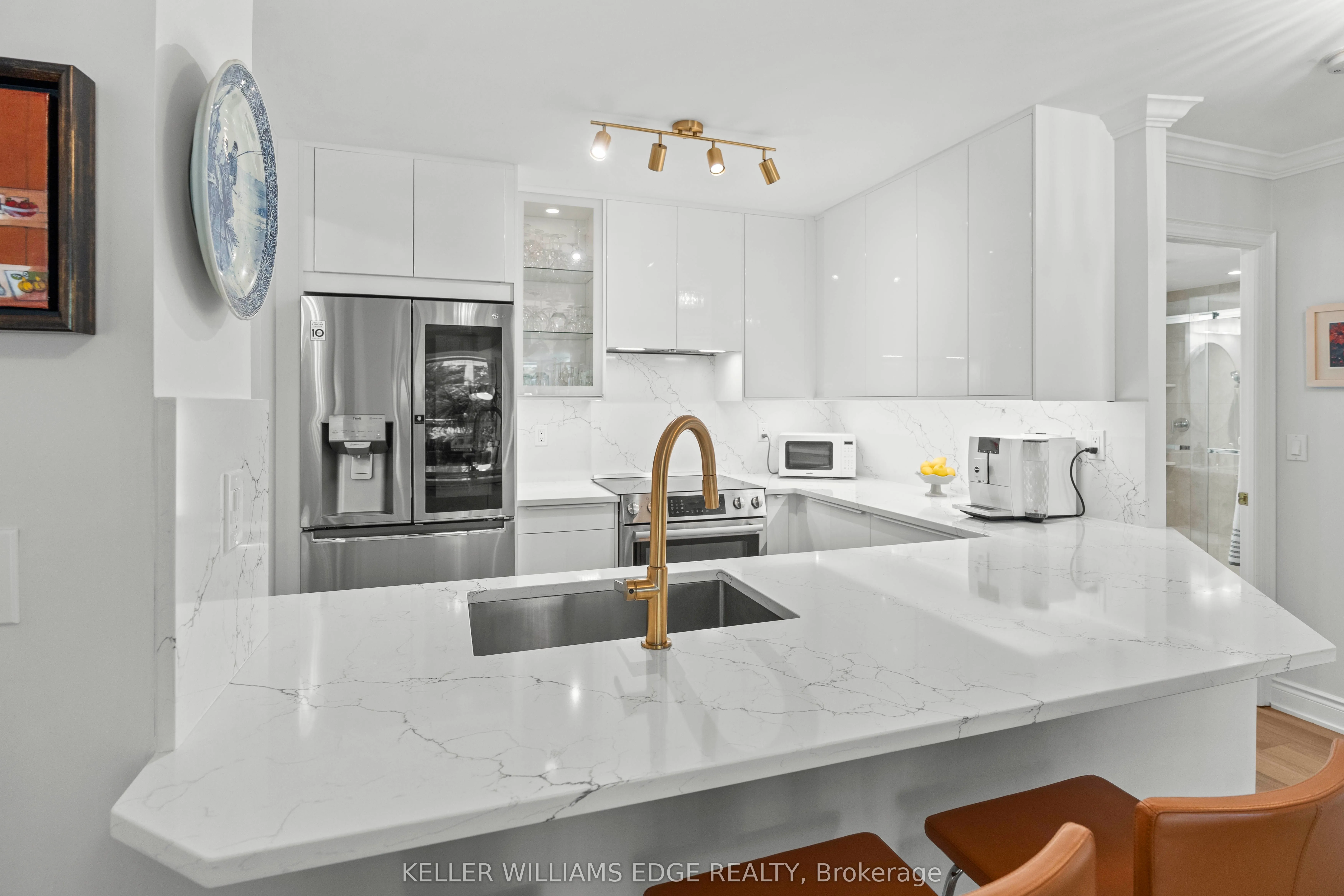 442 Maple Avenue, #401