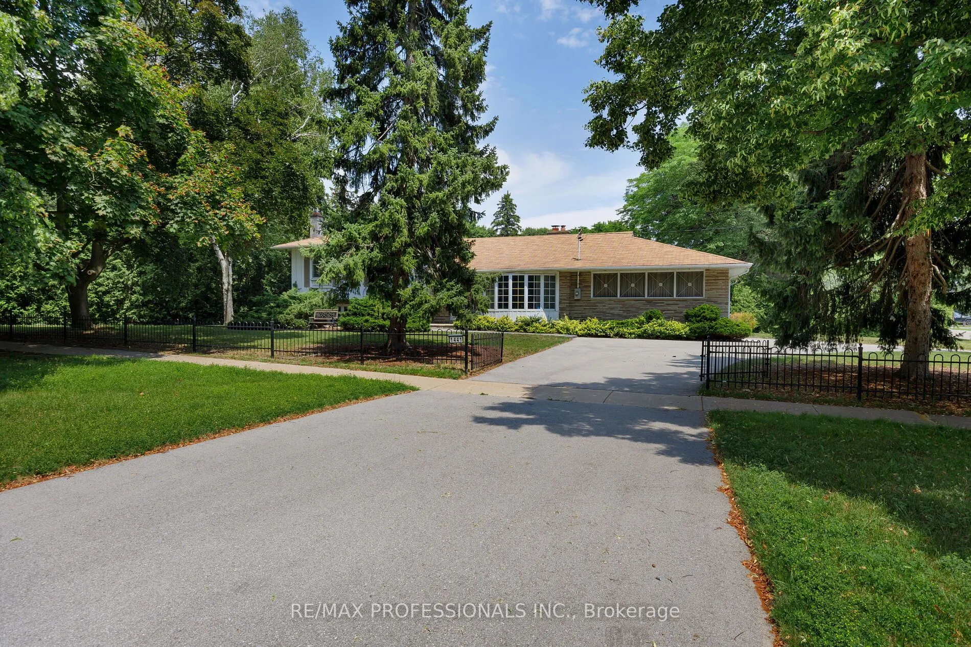 1441 Clarkson Road N