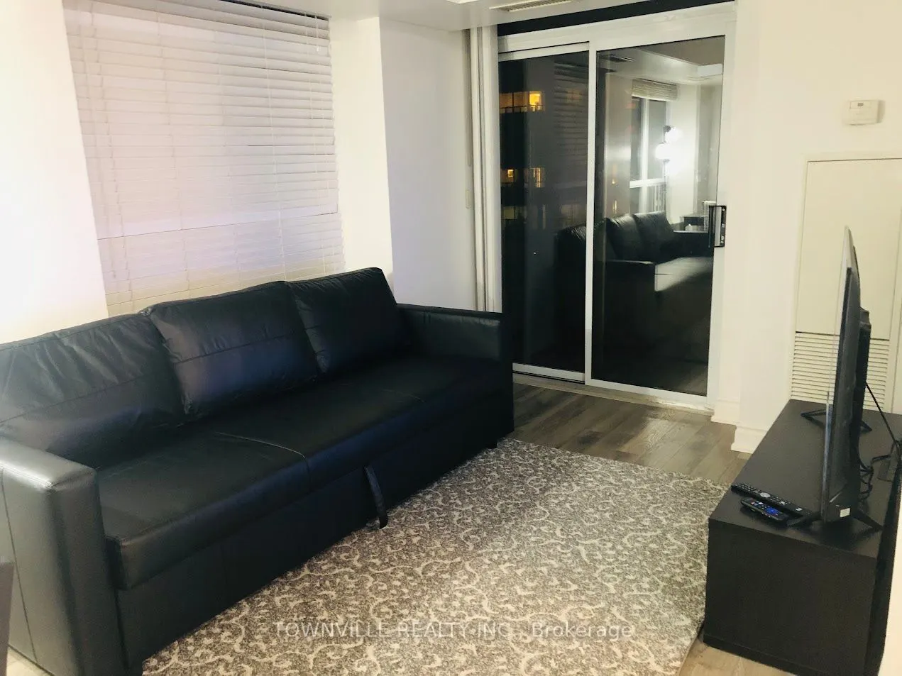 310 Burnhamthorpe Road W, #1912
