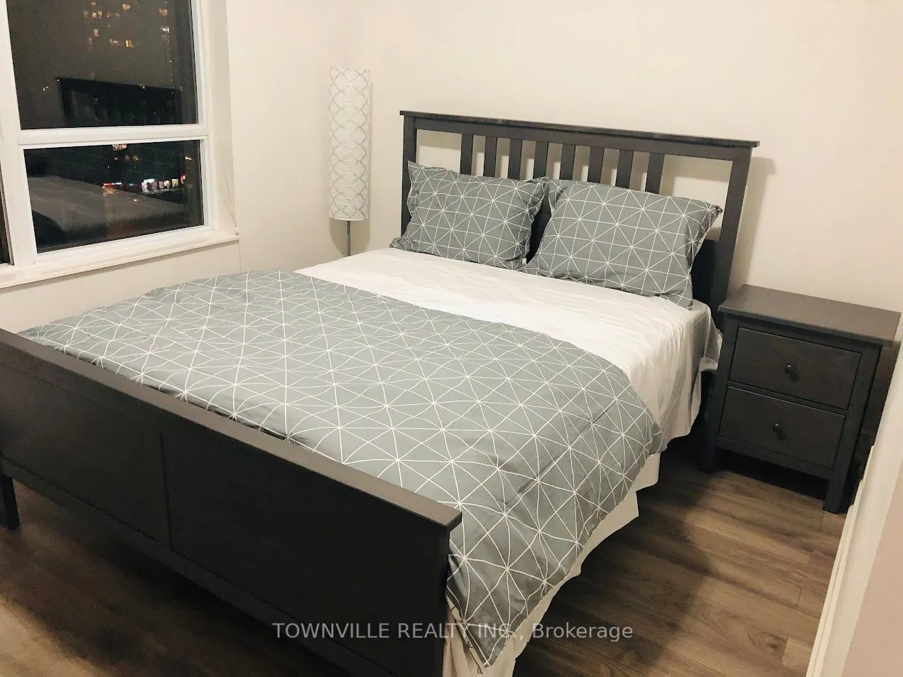 310 Burnhamthorpe Road W, #1912