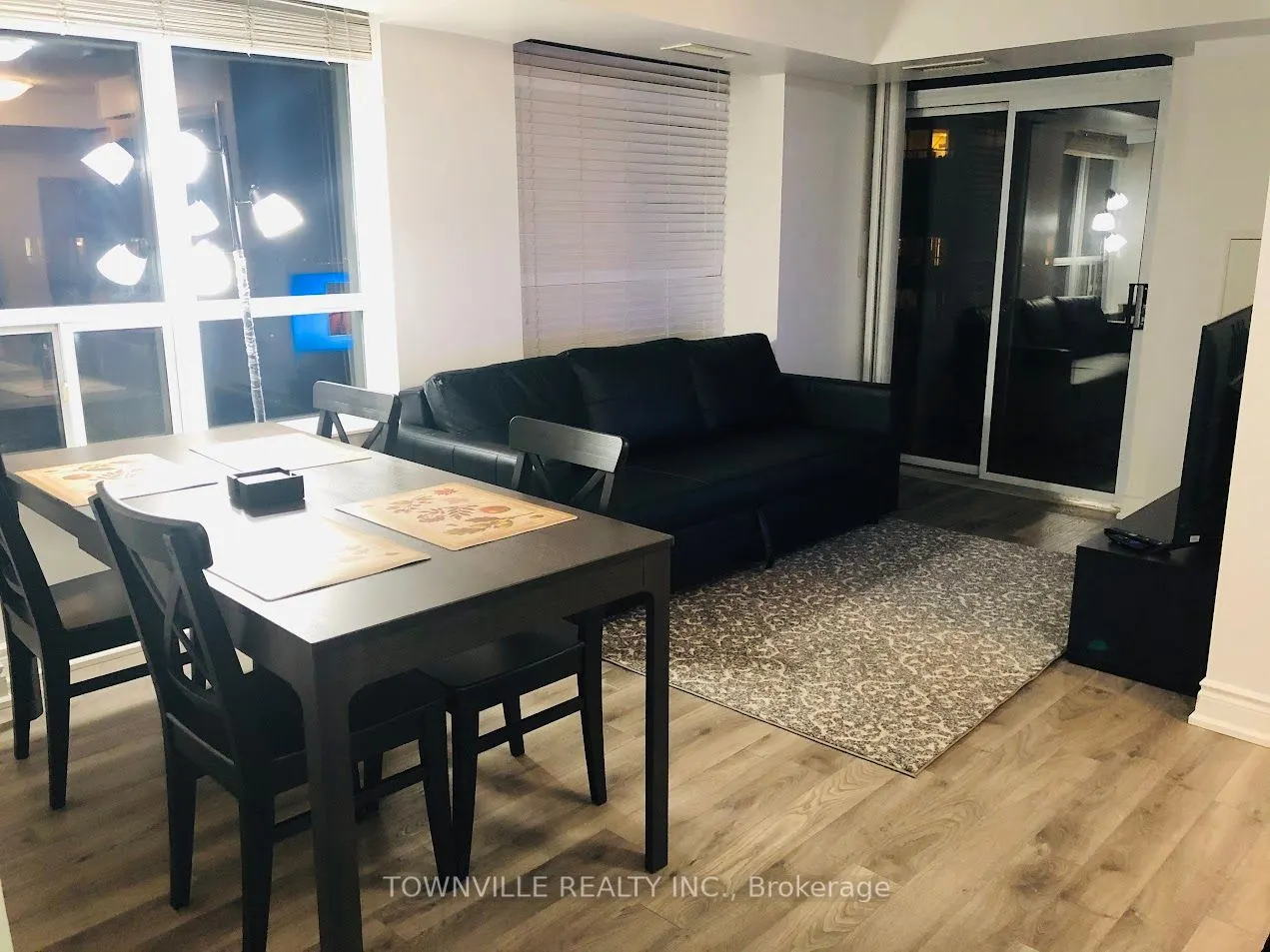 310 Burnhamthorpe Road W, #1912