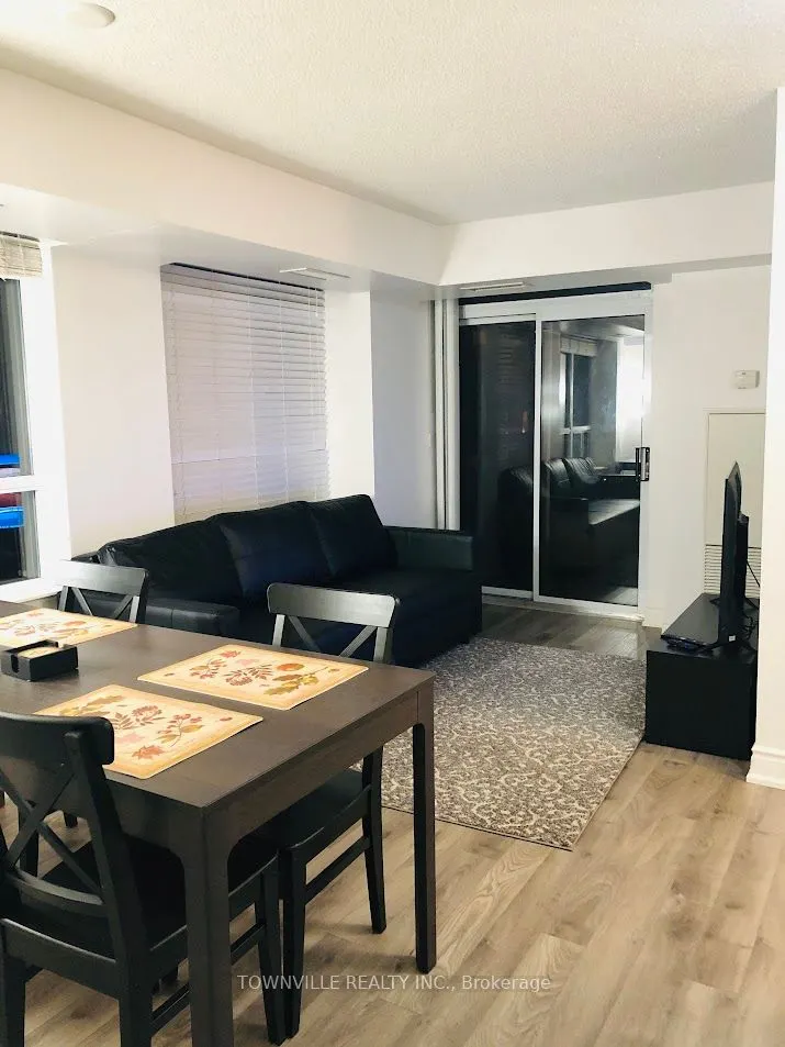 310 Burnhamthorpe Road W, #1912