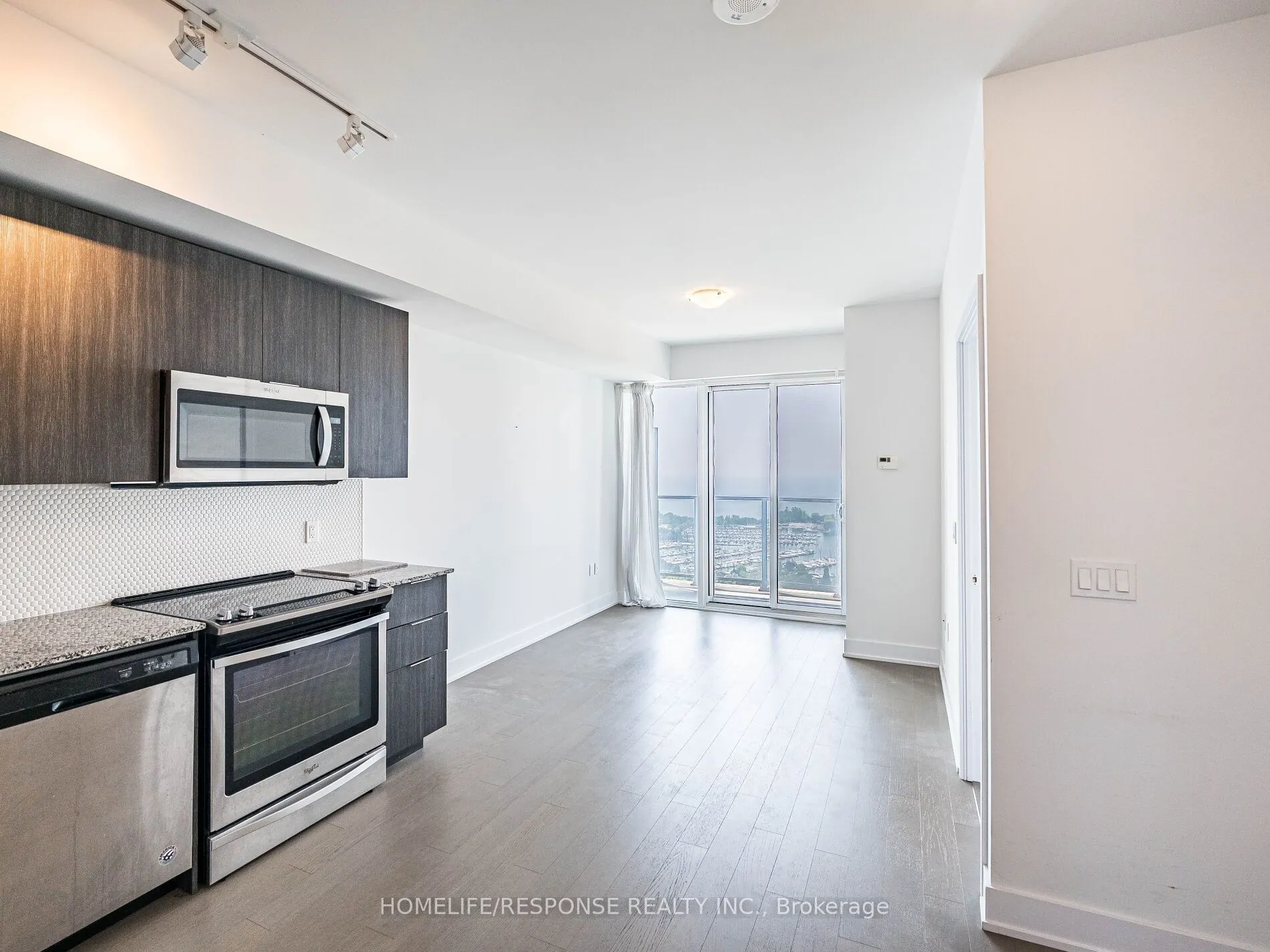 30 SHORE BREEZE Drive, #3019
