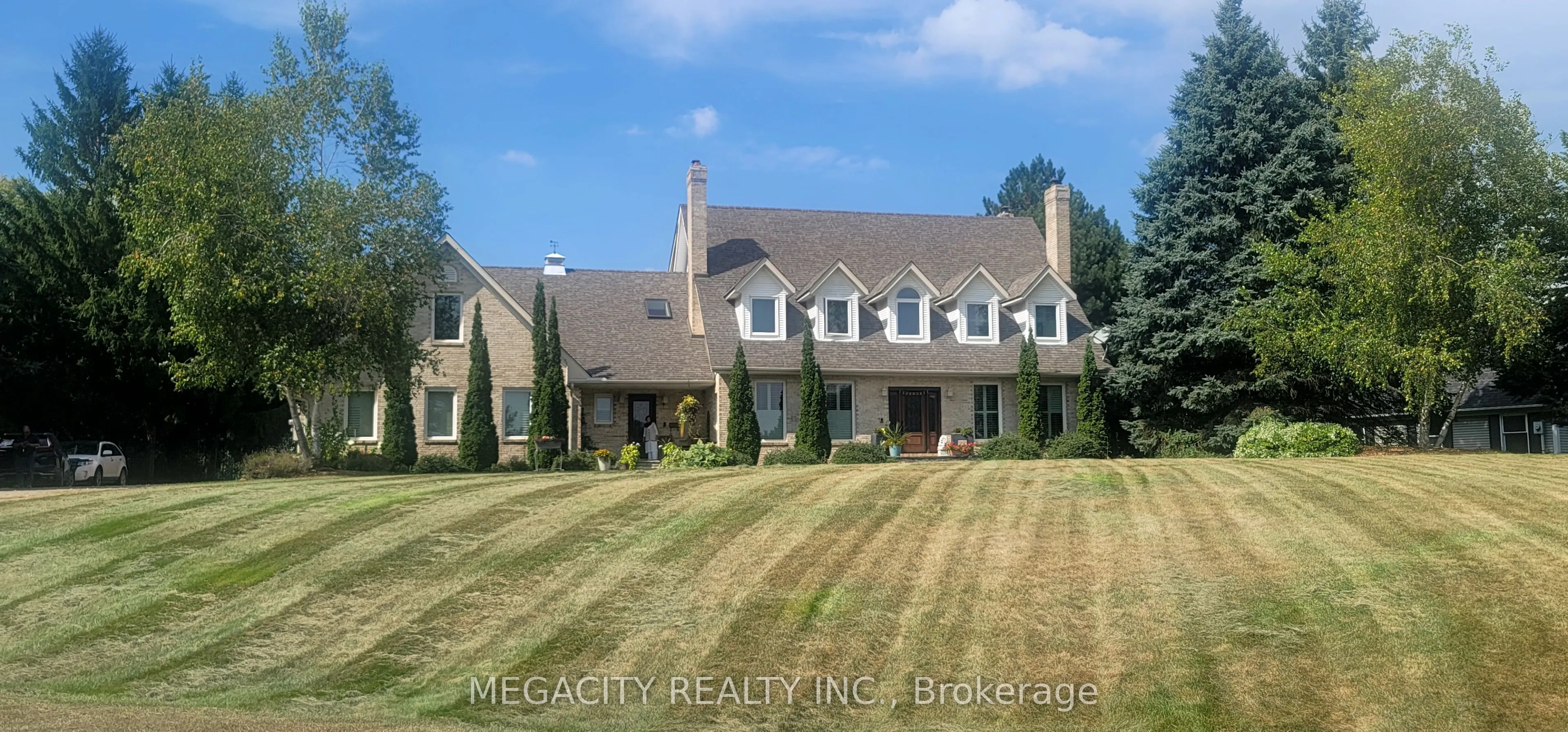 155 Meadowland Crescent