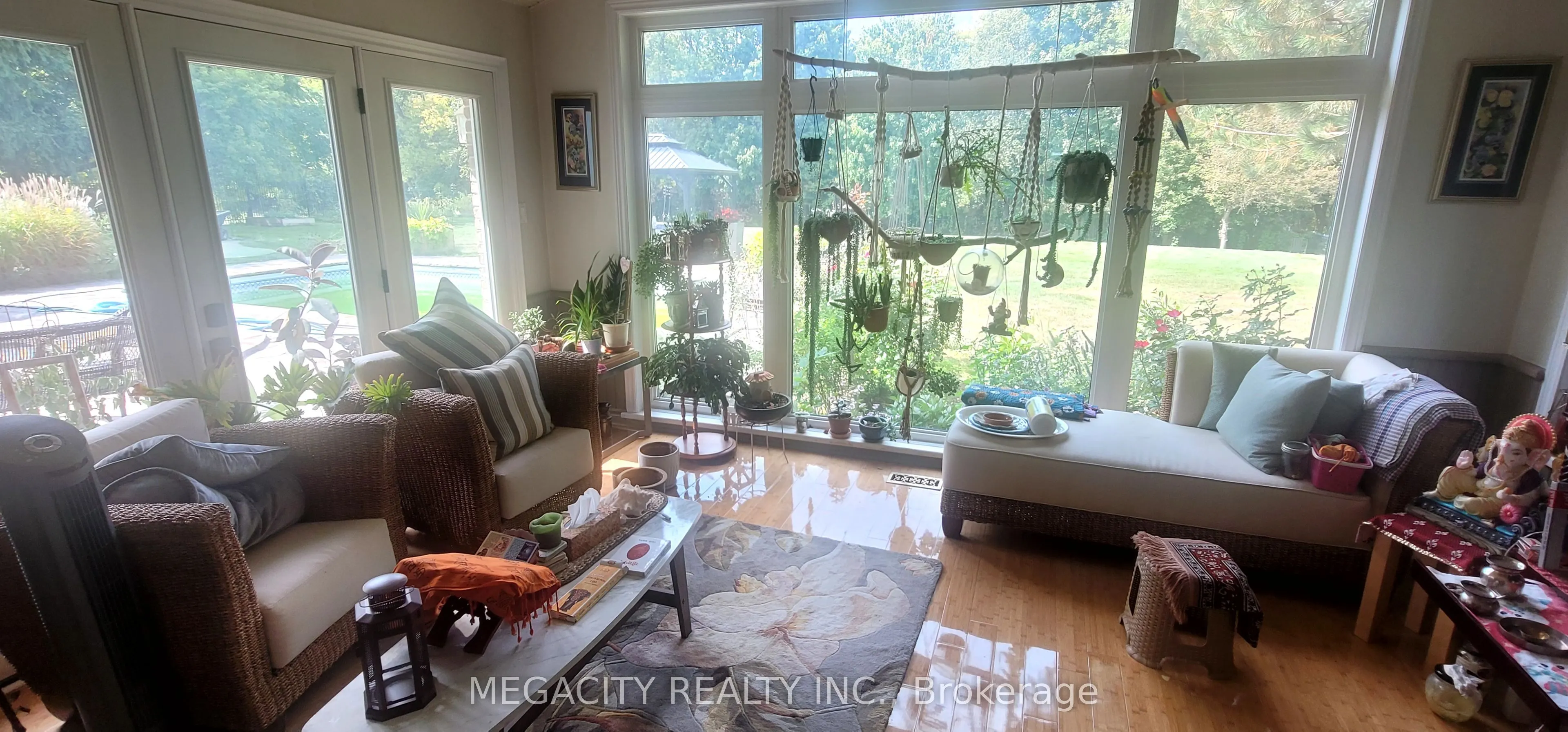 155 Meadowland Crescent