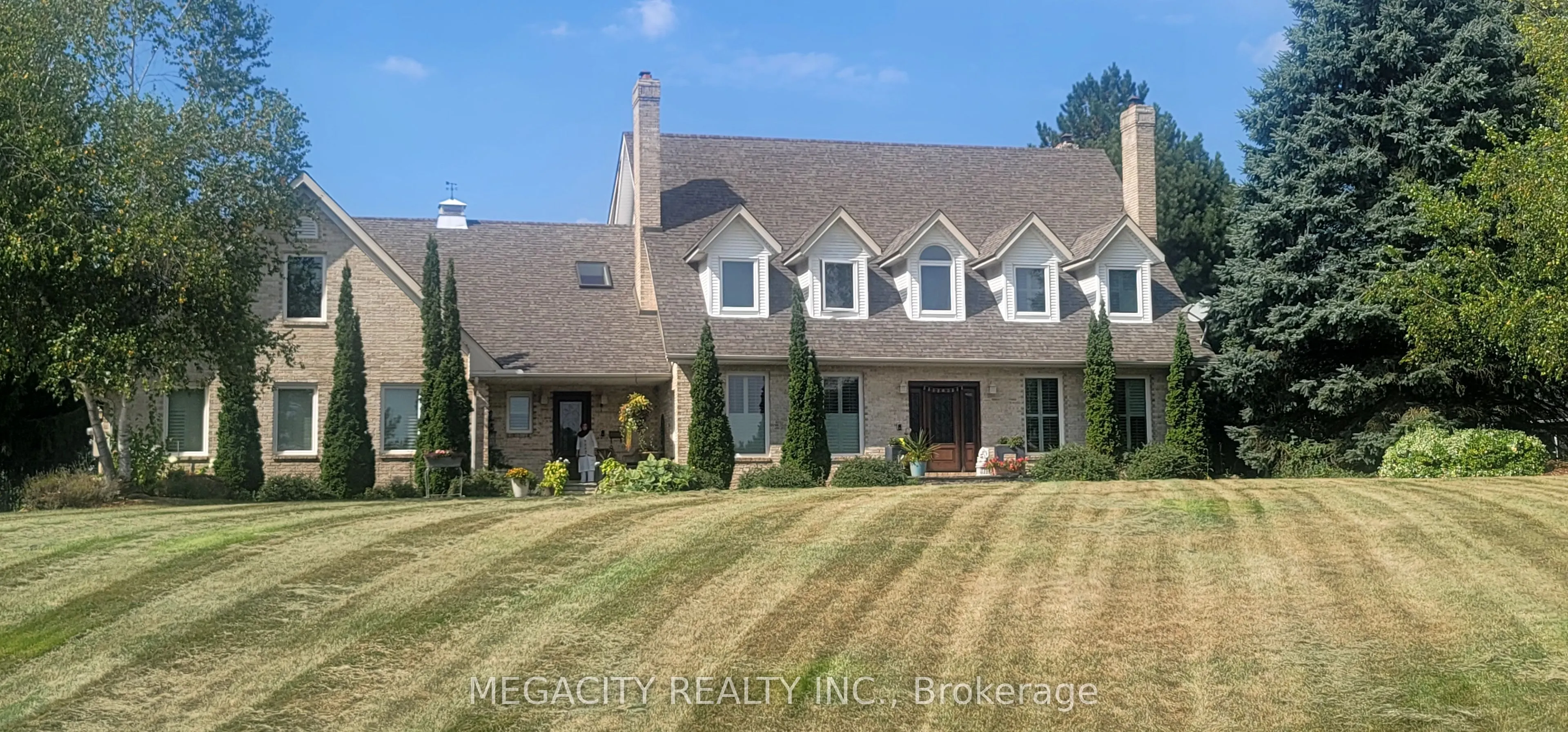 155 Meadowland Crescent