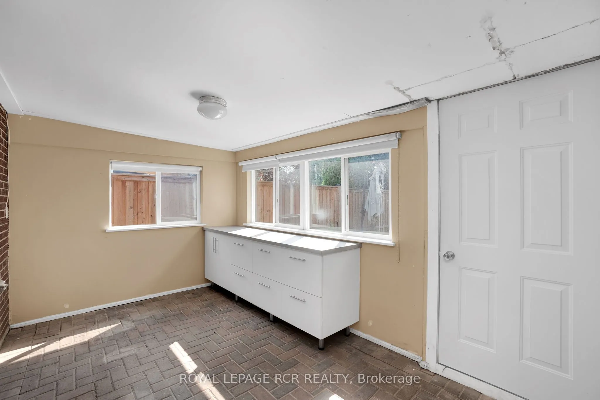273 Newlove Drive