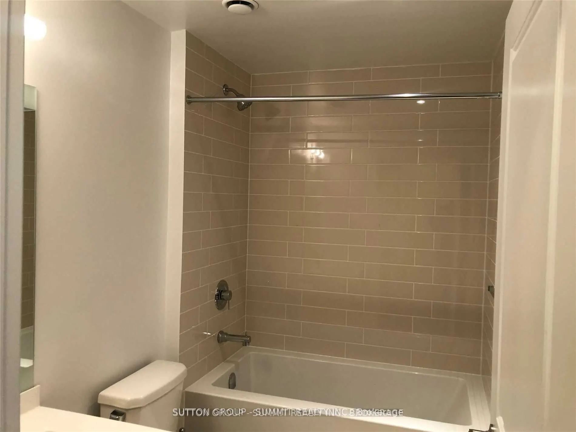 55 Speers Road, #209