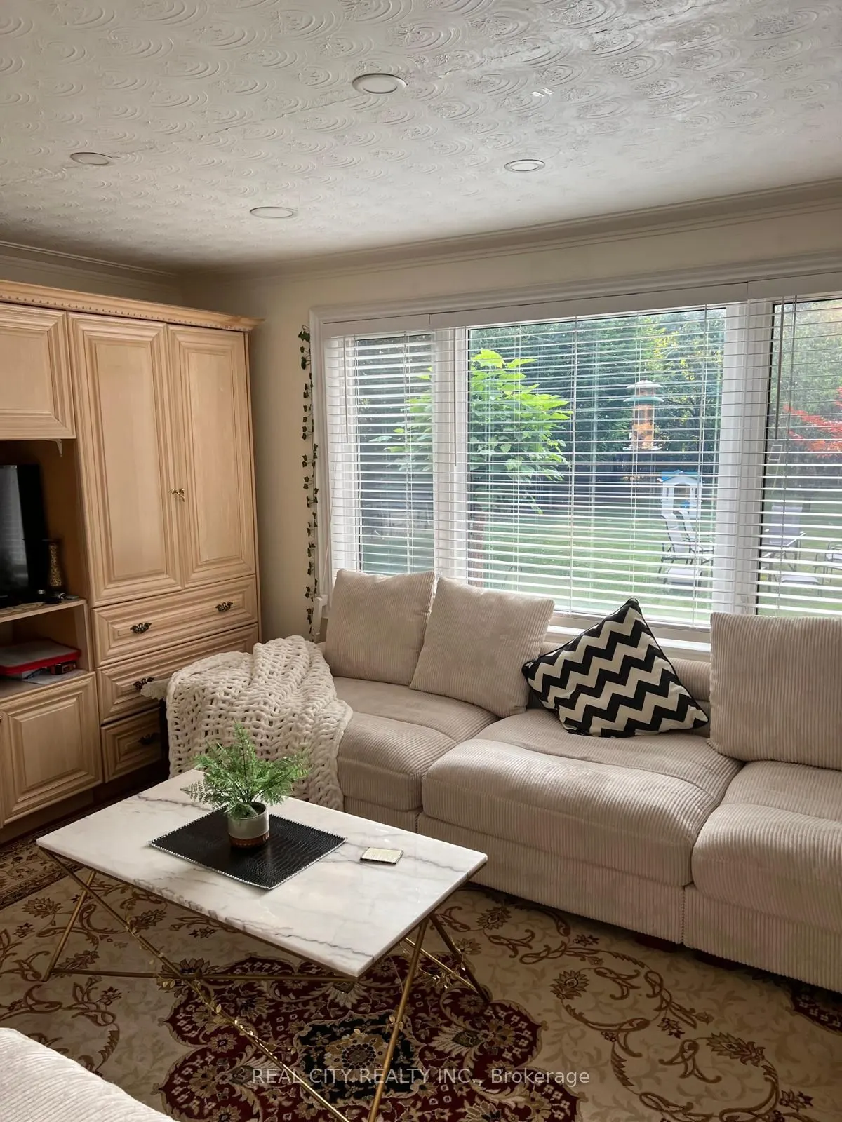 2451 Loanne Drive