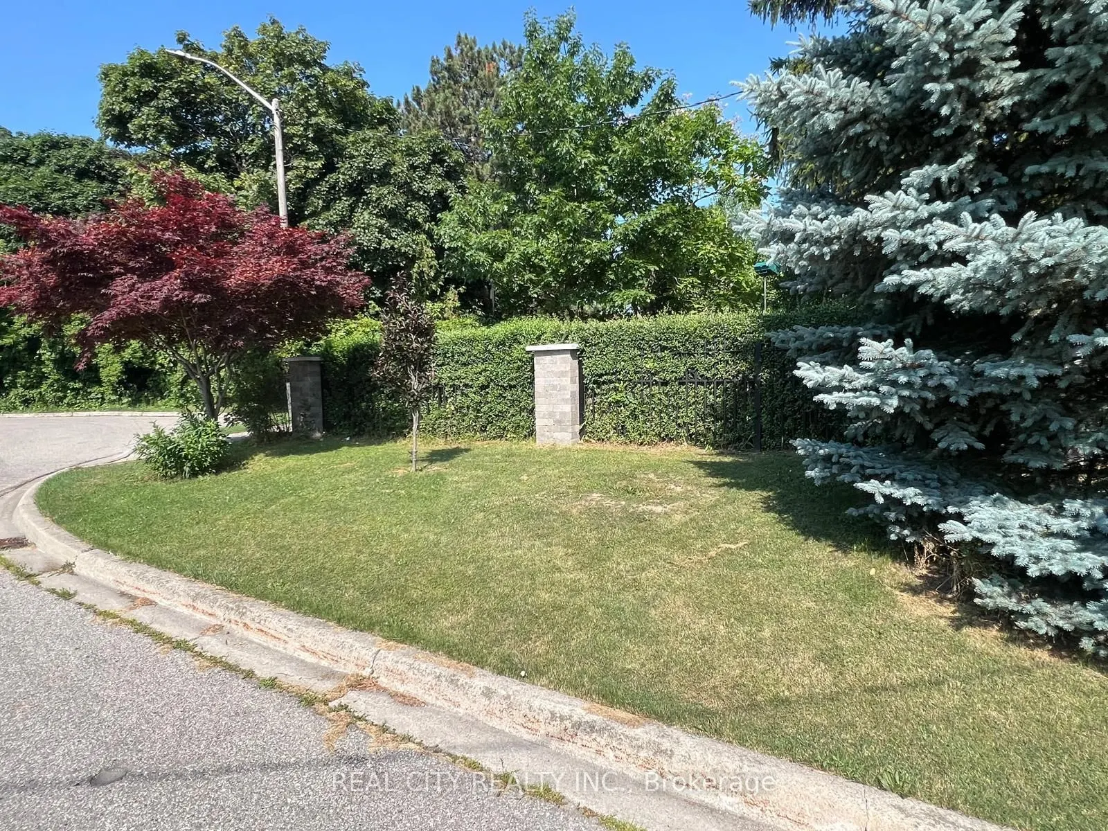 2451 Loanne Drive