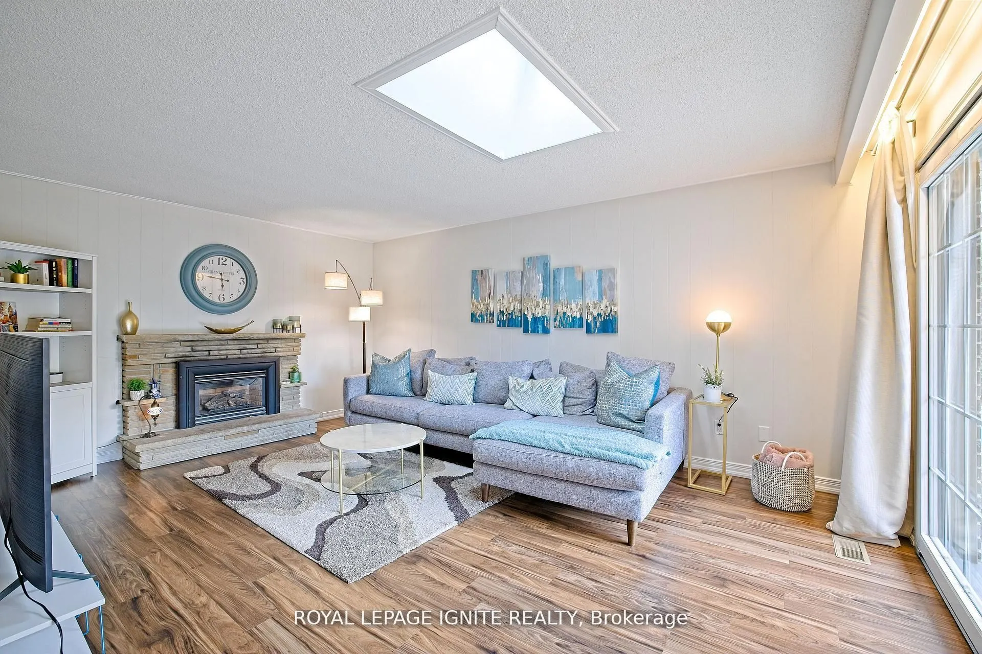2092 Sava Crescent