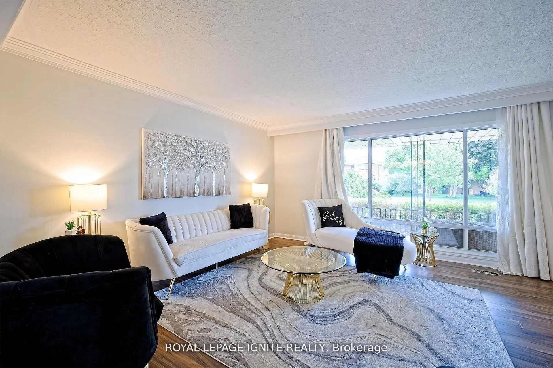 2092 Sava Crescent