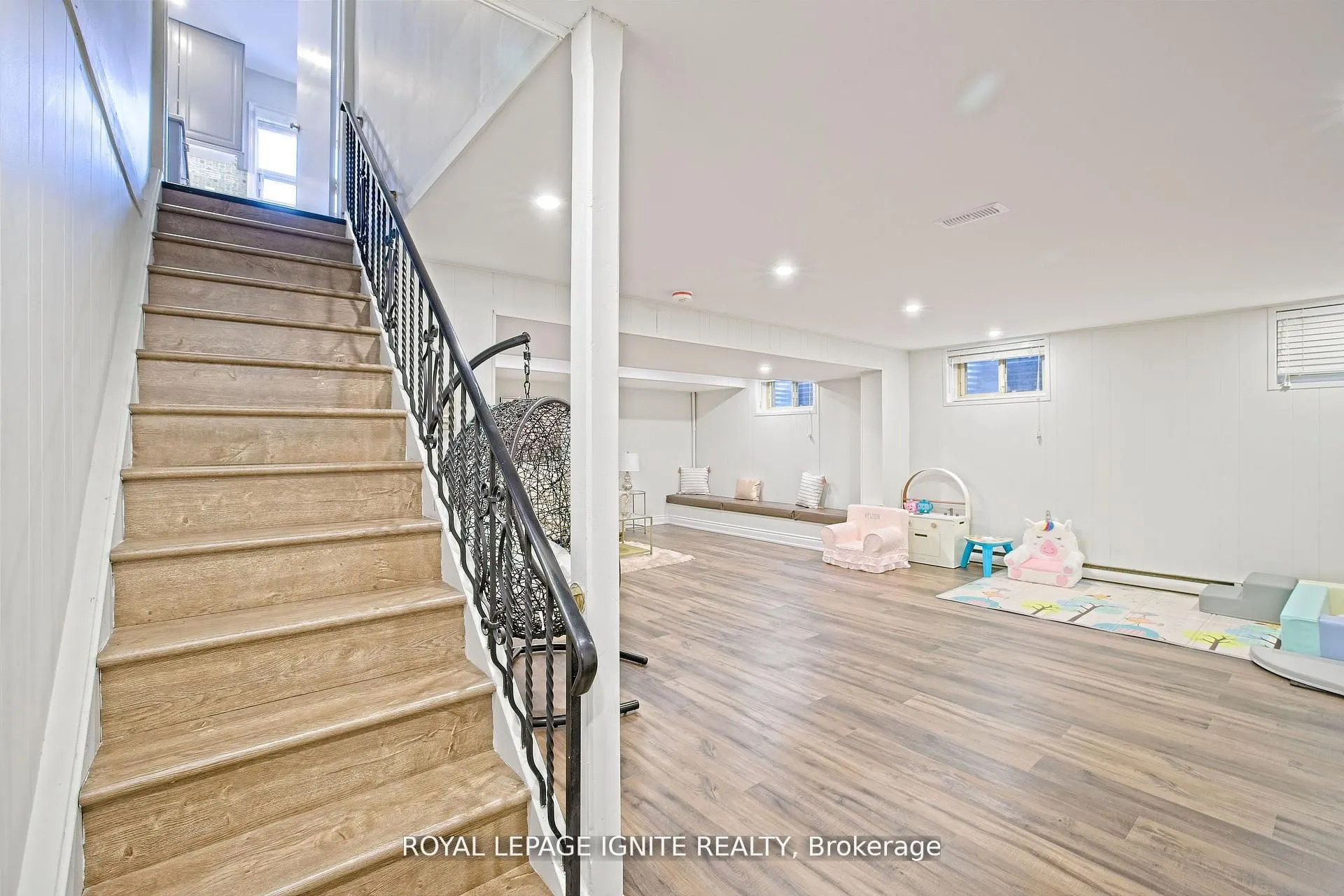 2092 Sava Crescent