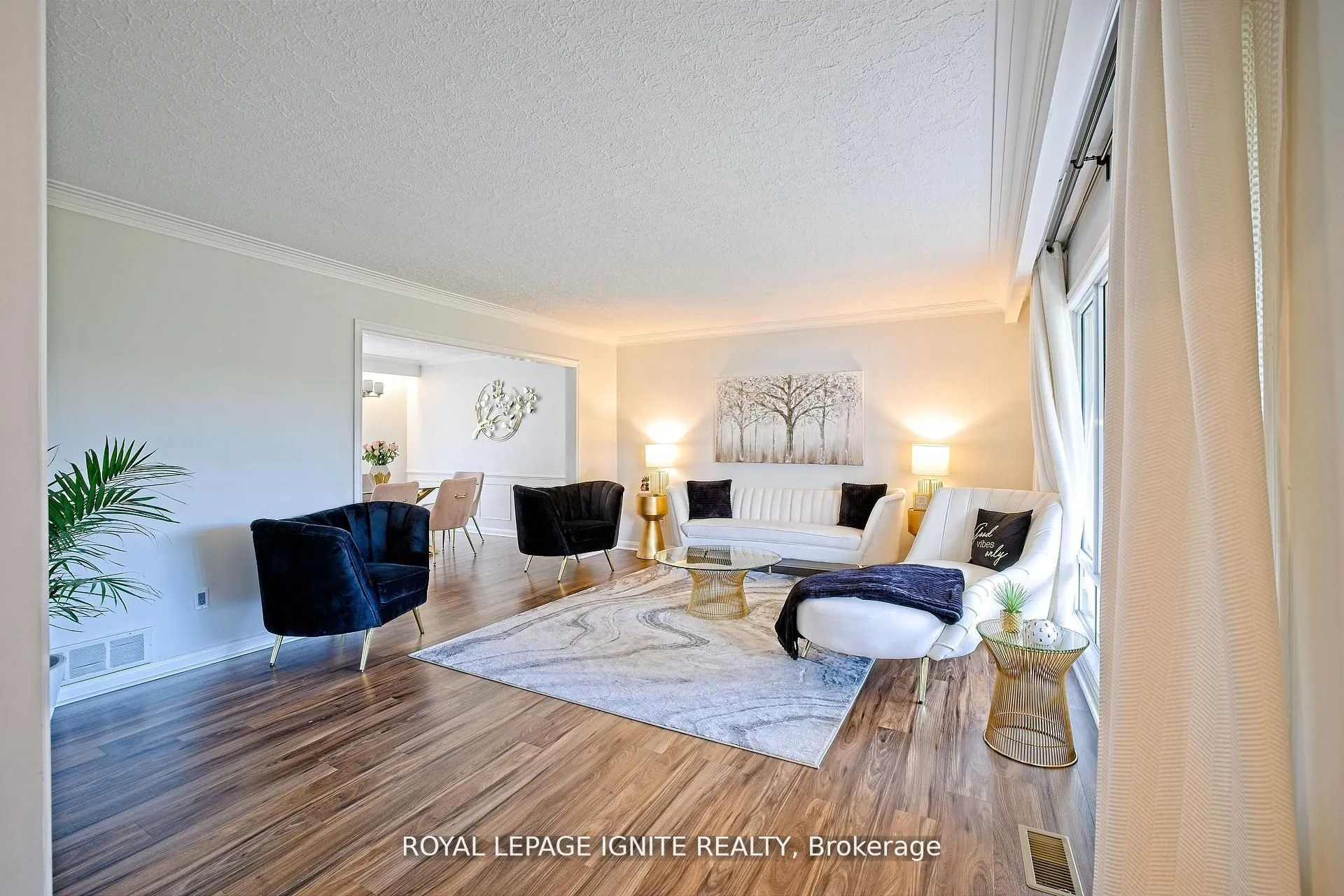 2092 Sava Crescent