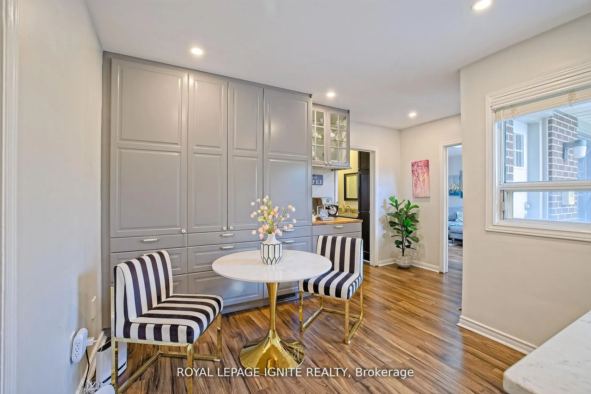 2092 Sava Crescent