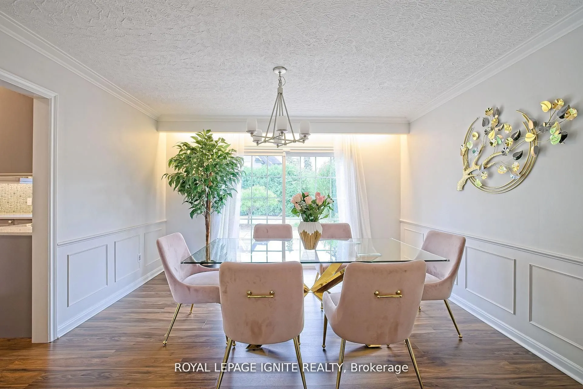 2092 Sava Crescent