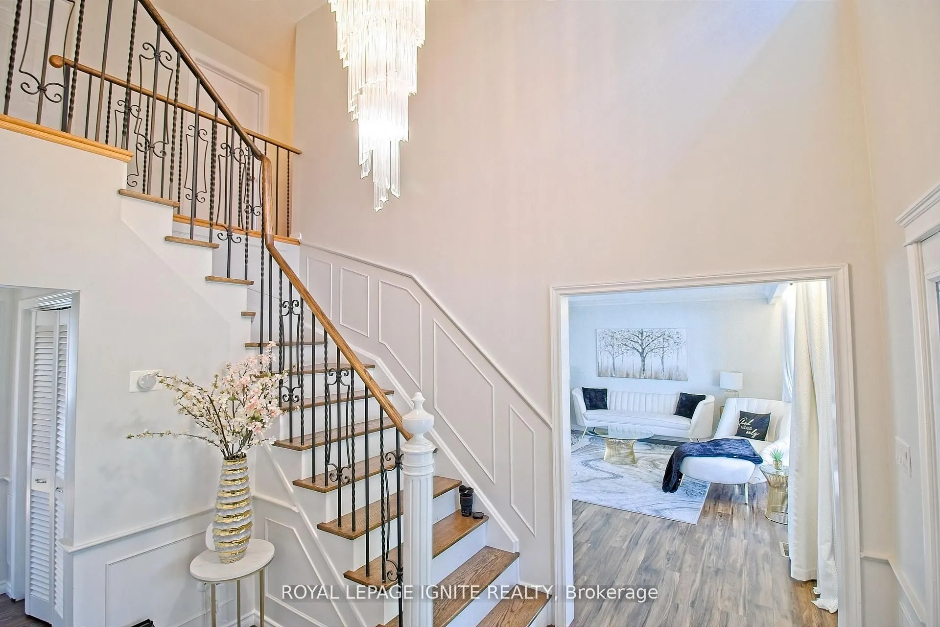 2092 Sava Crescent