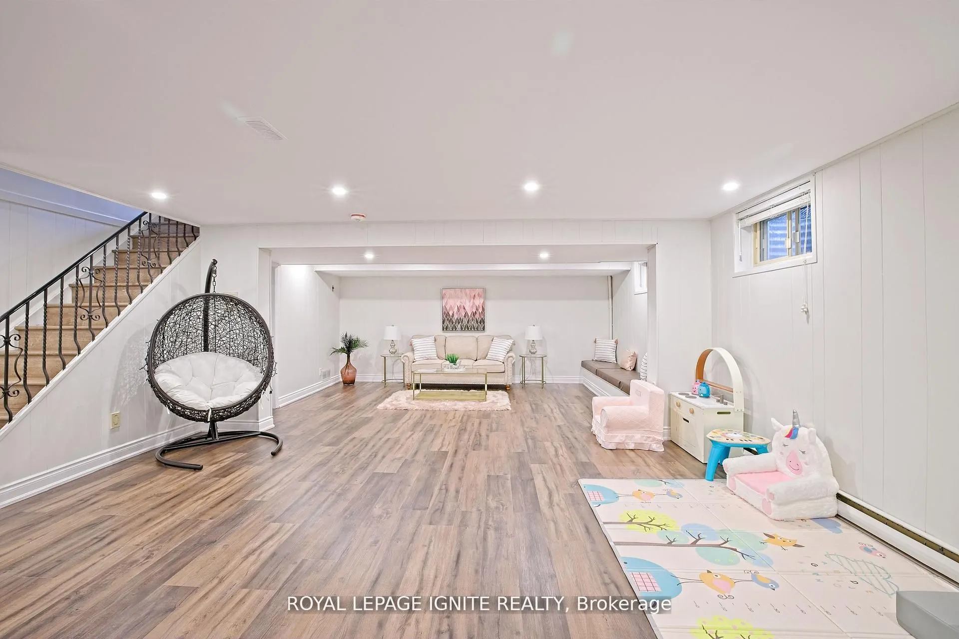 2092 Sava Crescent