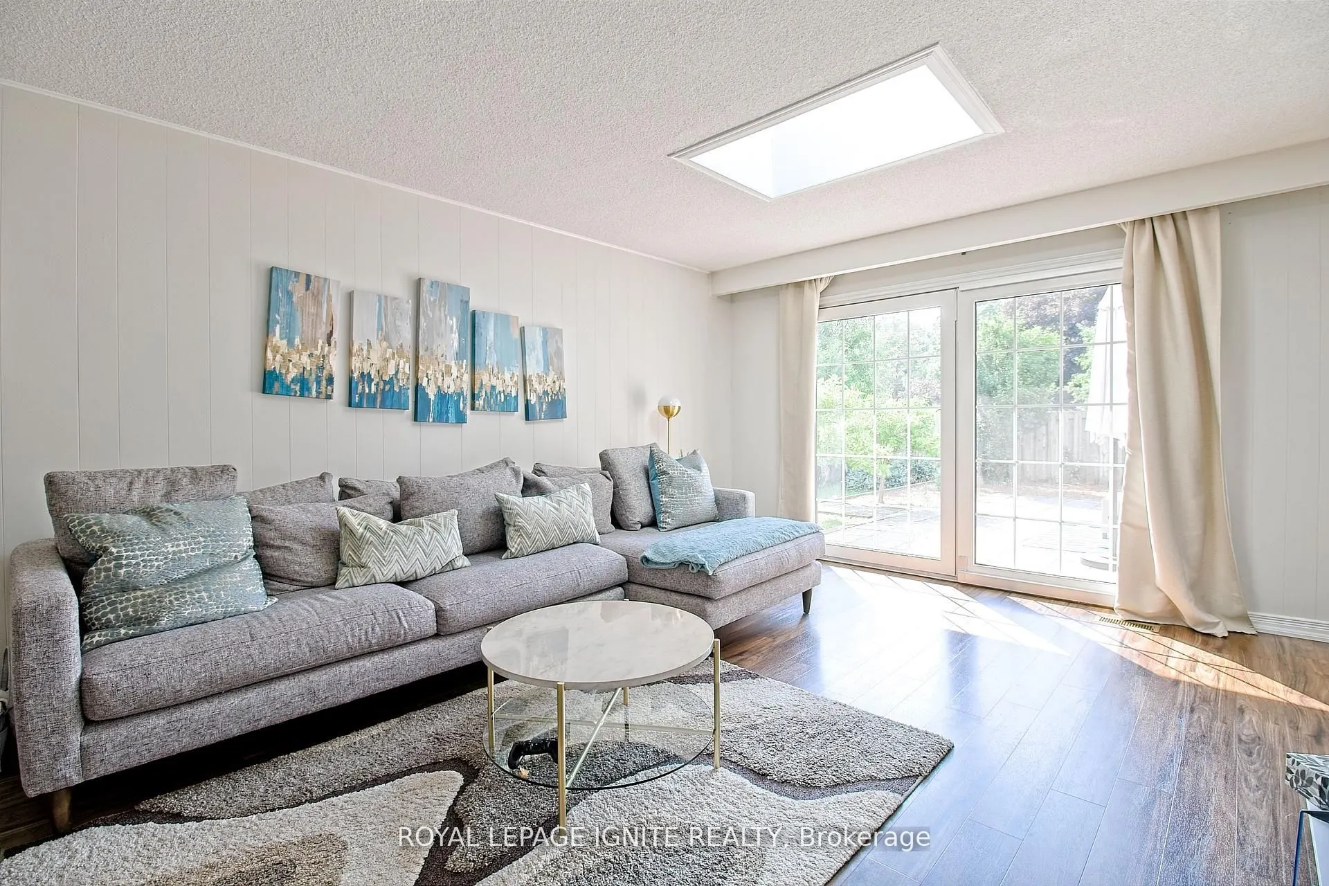 2092 Sava Crescent
