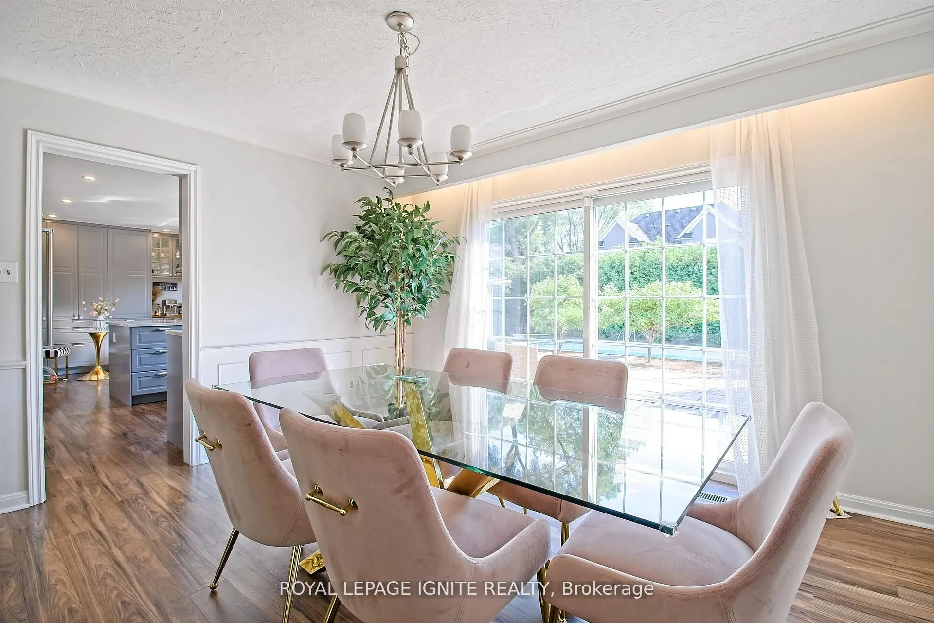 2092 Sava Crescent