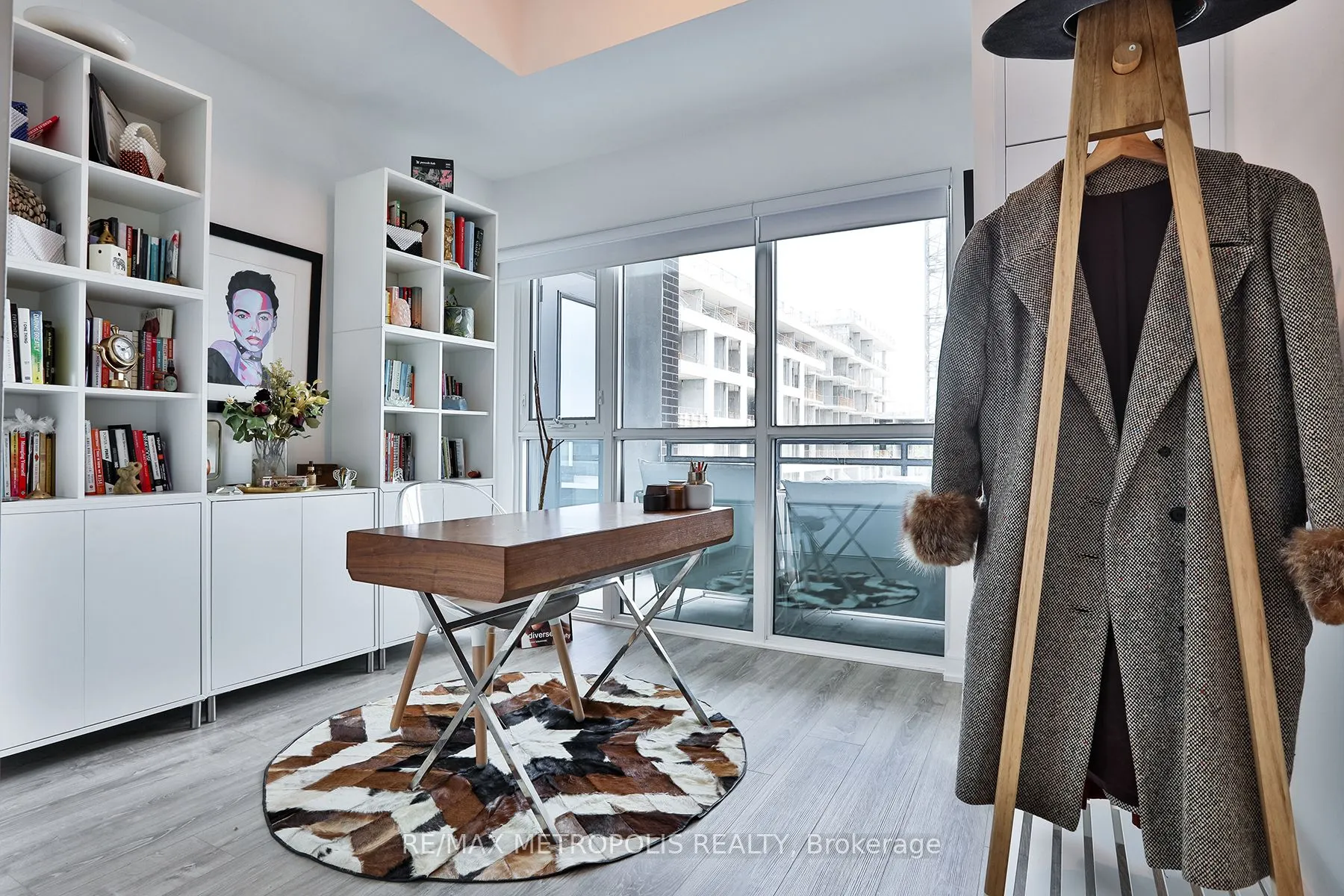 25 Neighbourhood Lane, #703