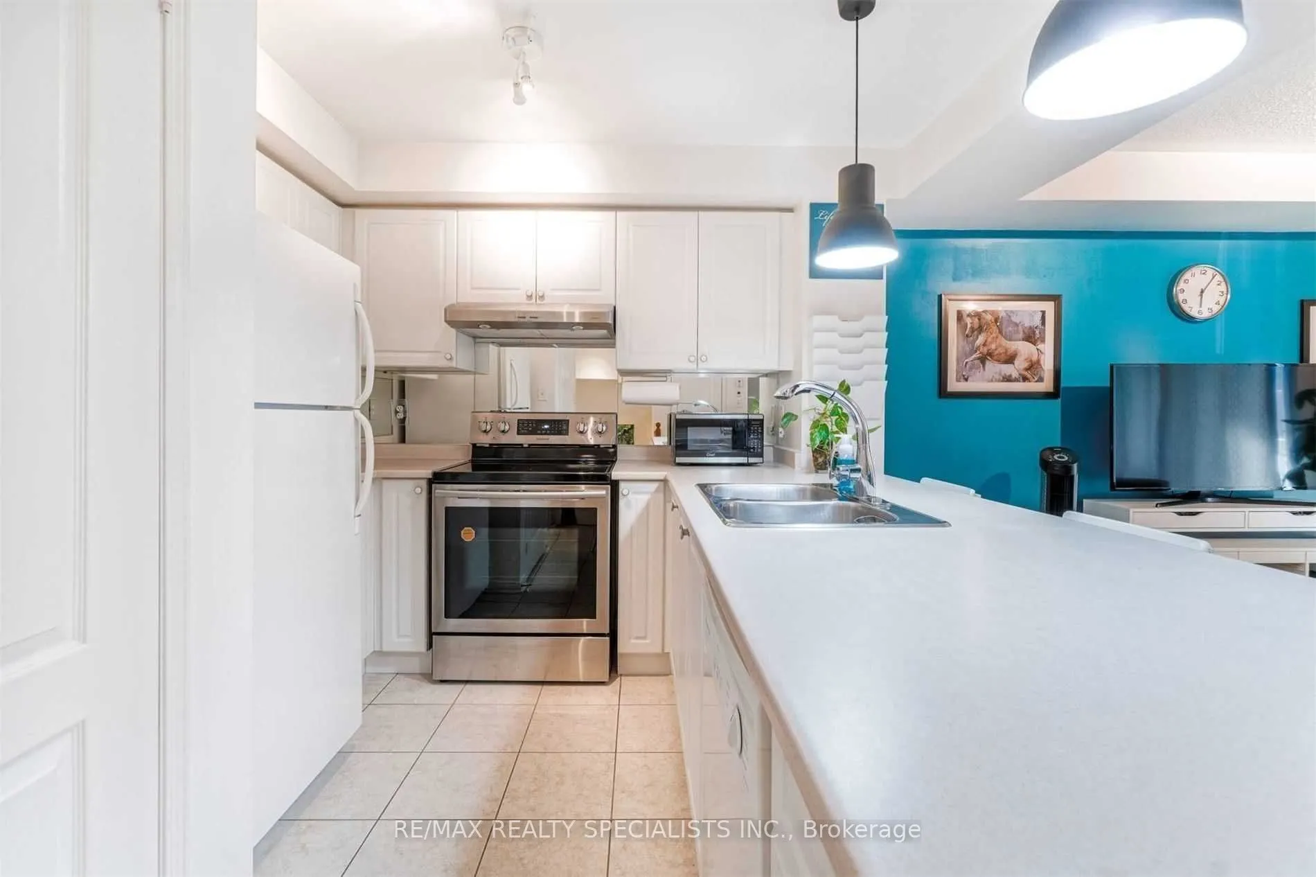 3250 Bentley Drive, #7