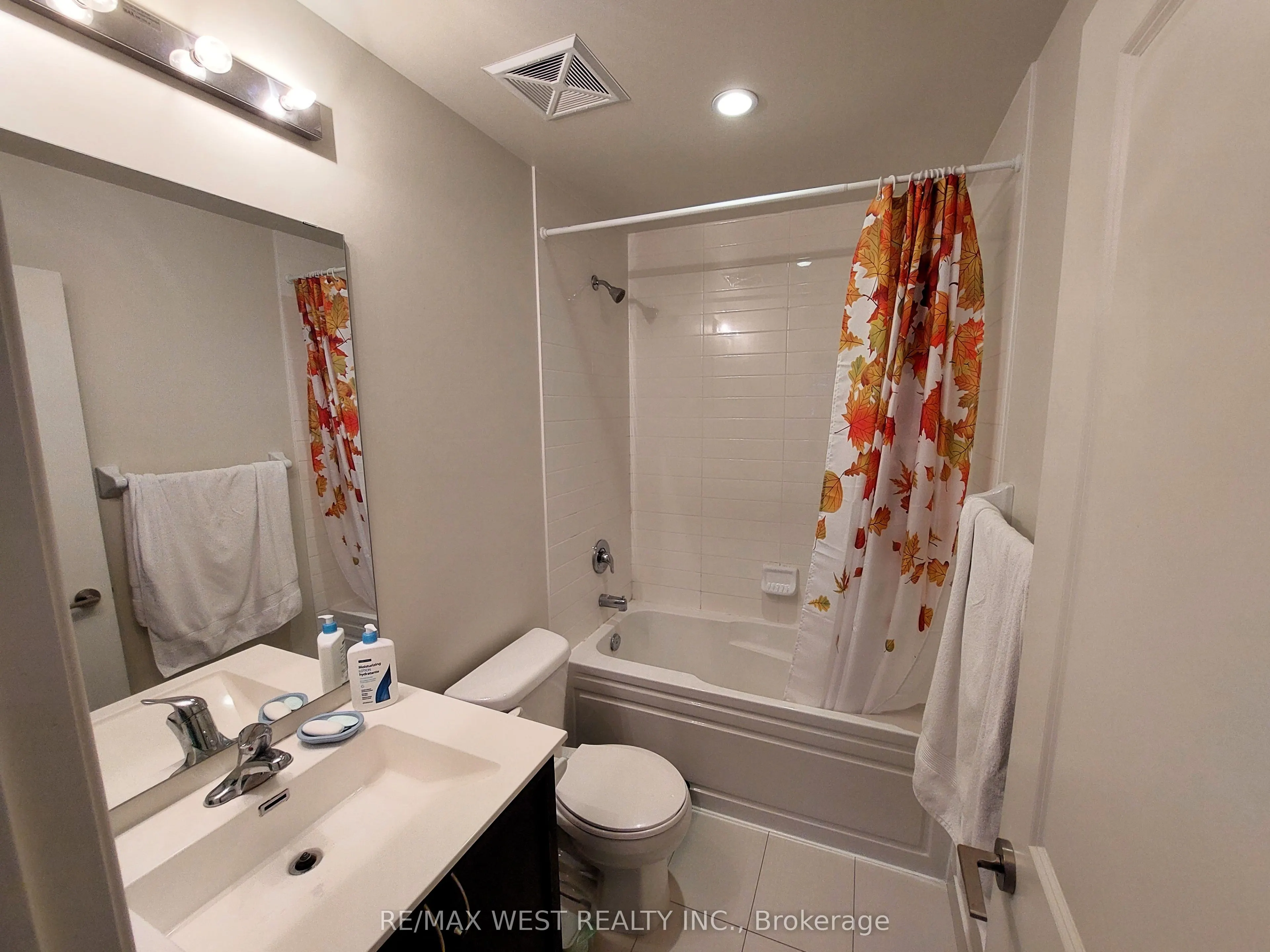 39 Annie Craig Drive, #422