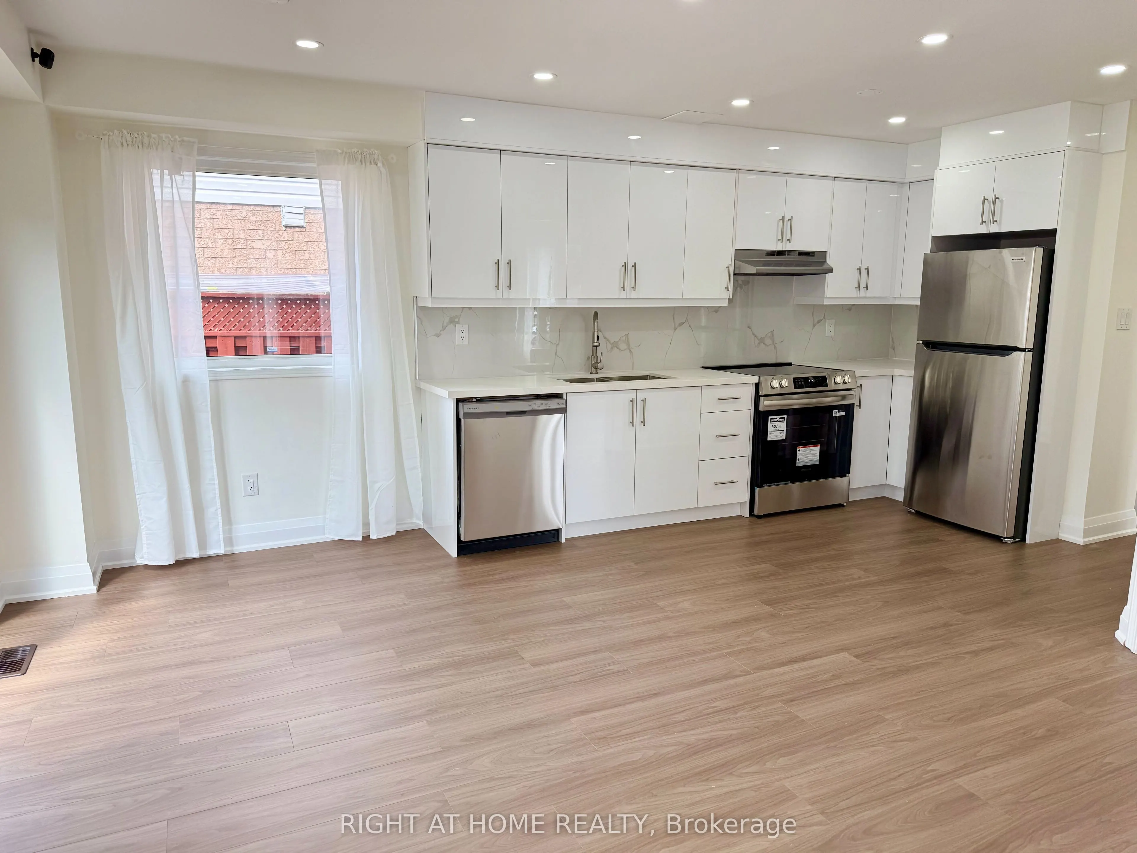 32 Hocken Court