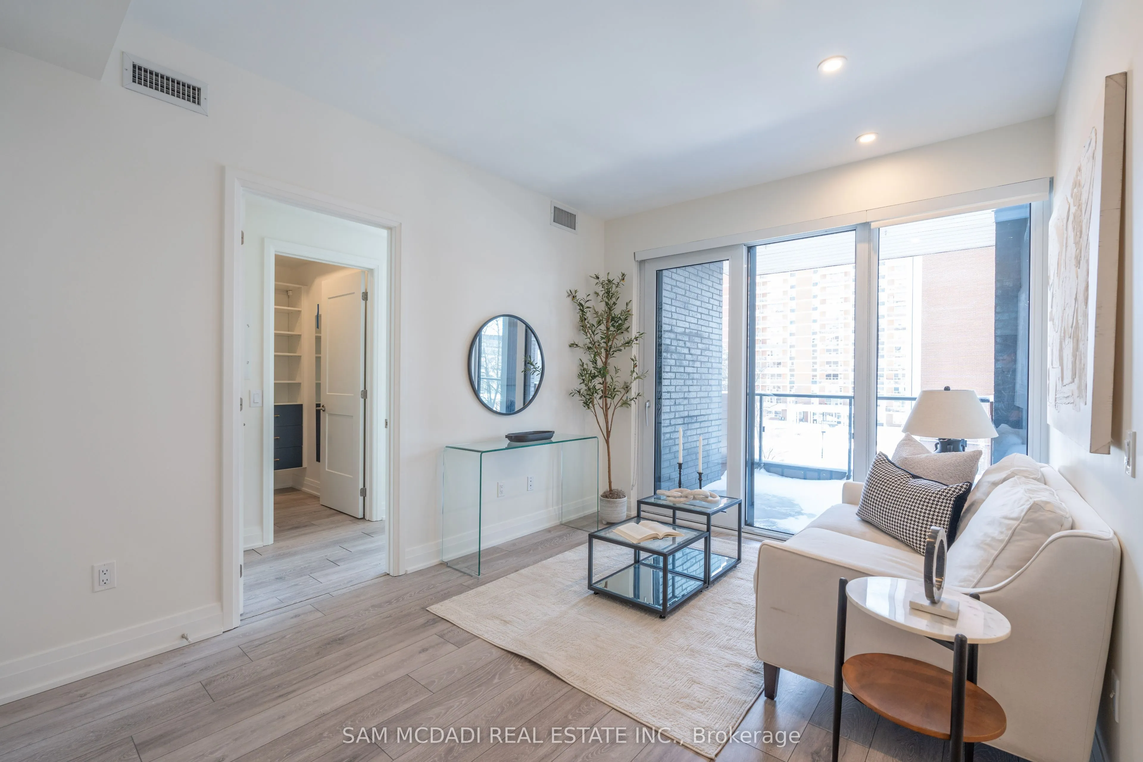 21 Park Street E, #321