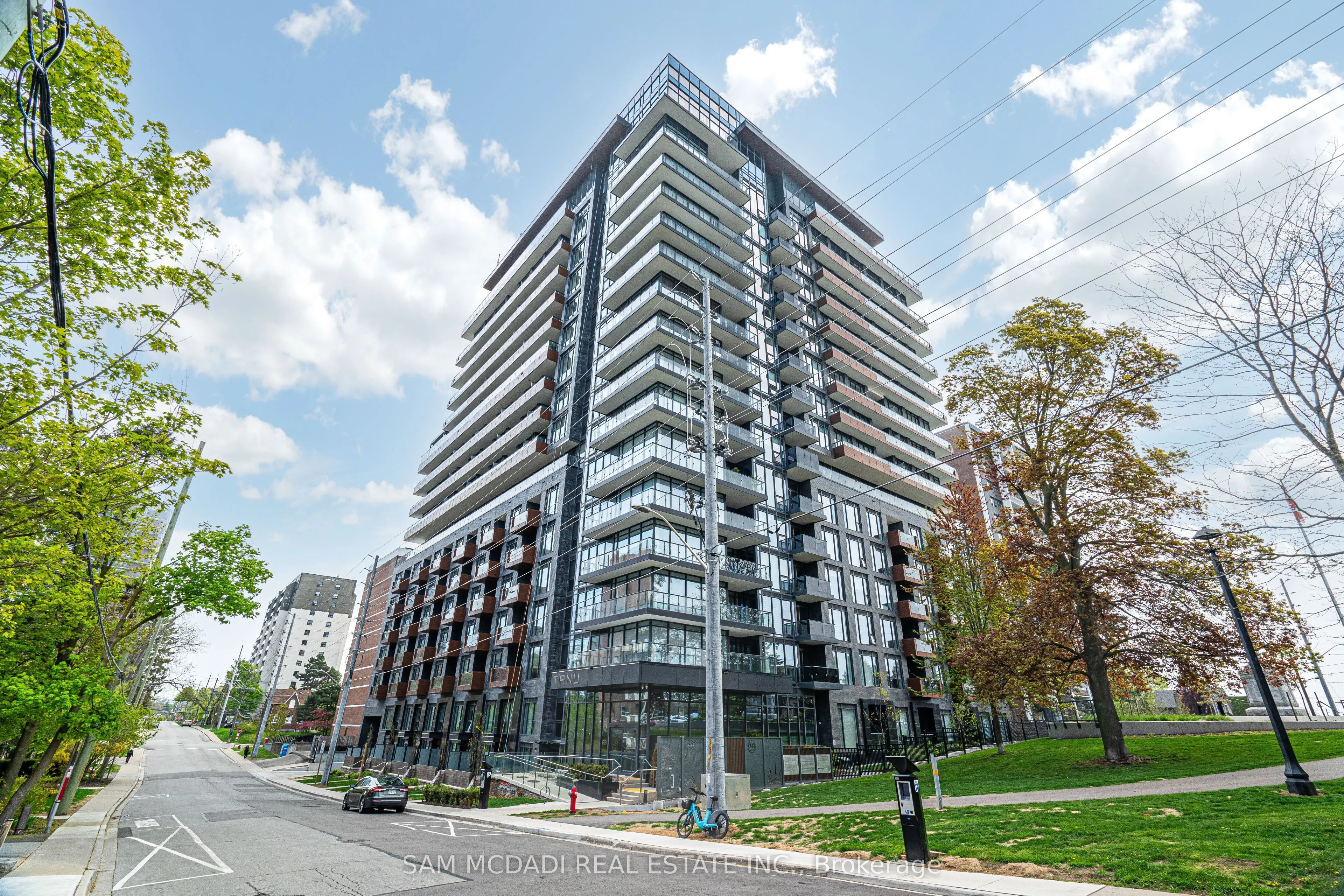 21 Park Street E, #321
