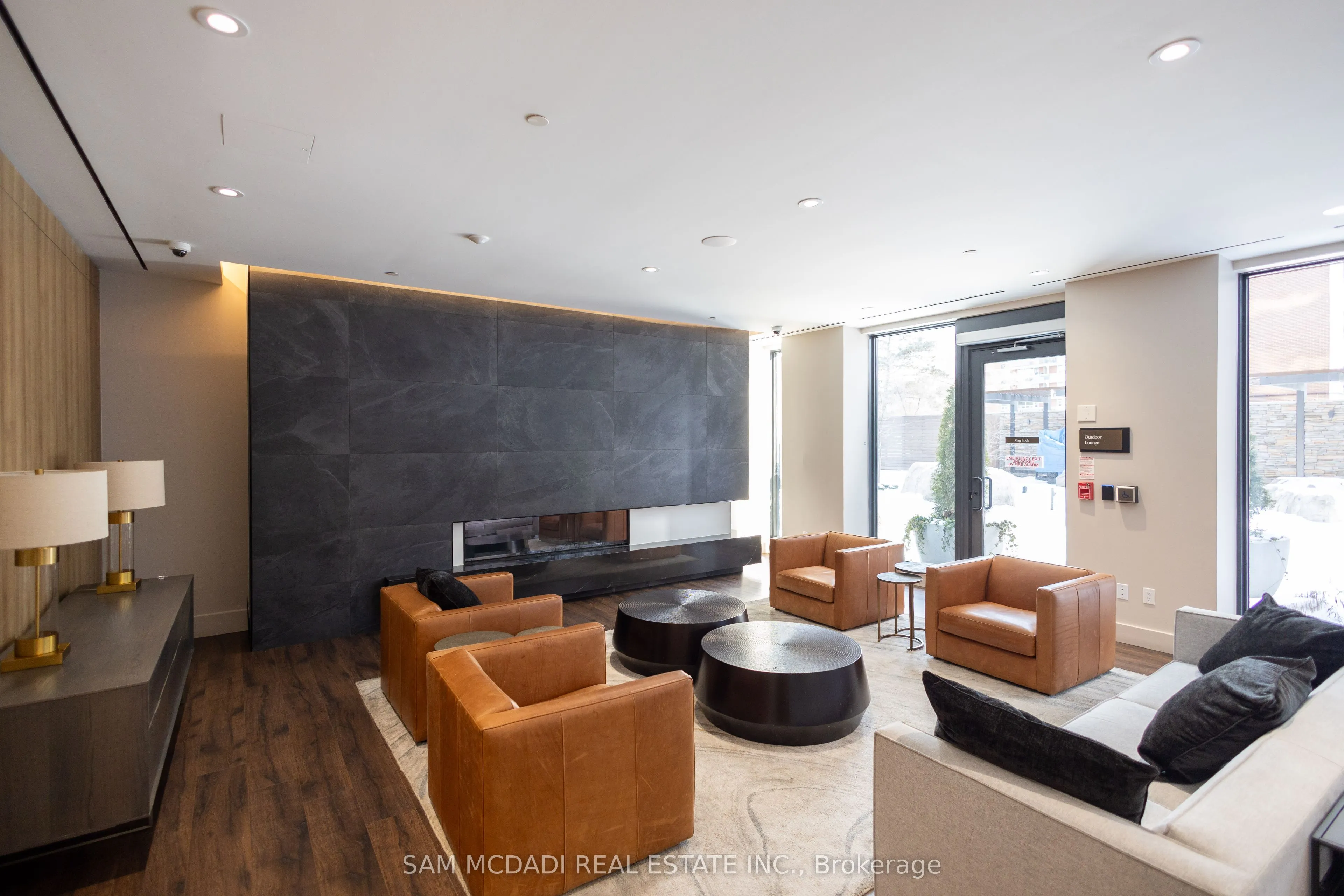 21 Park Street E, #321
