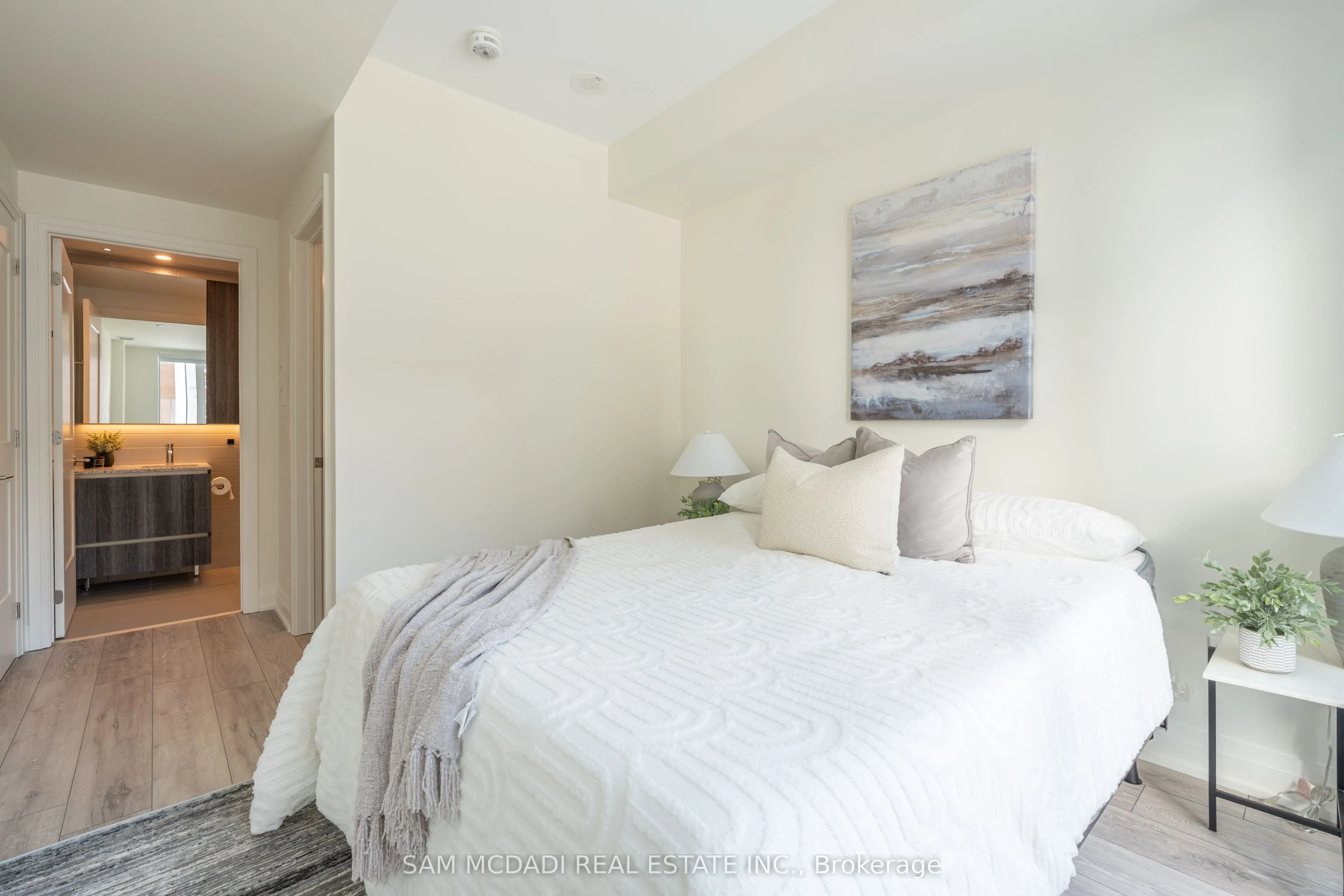 21 Park Street E, #321