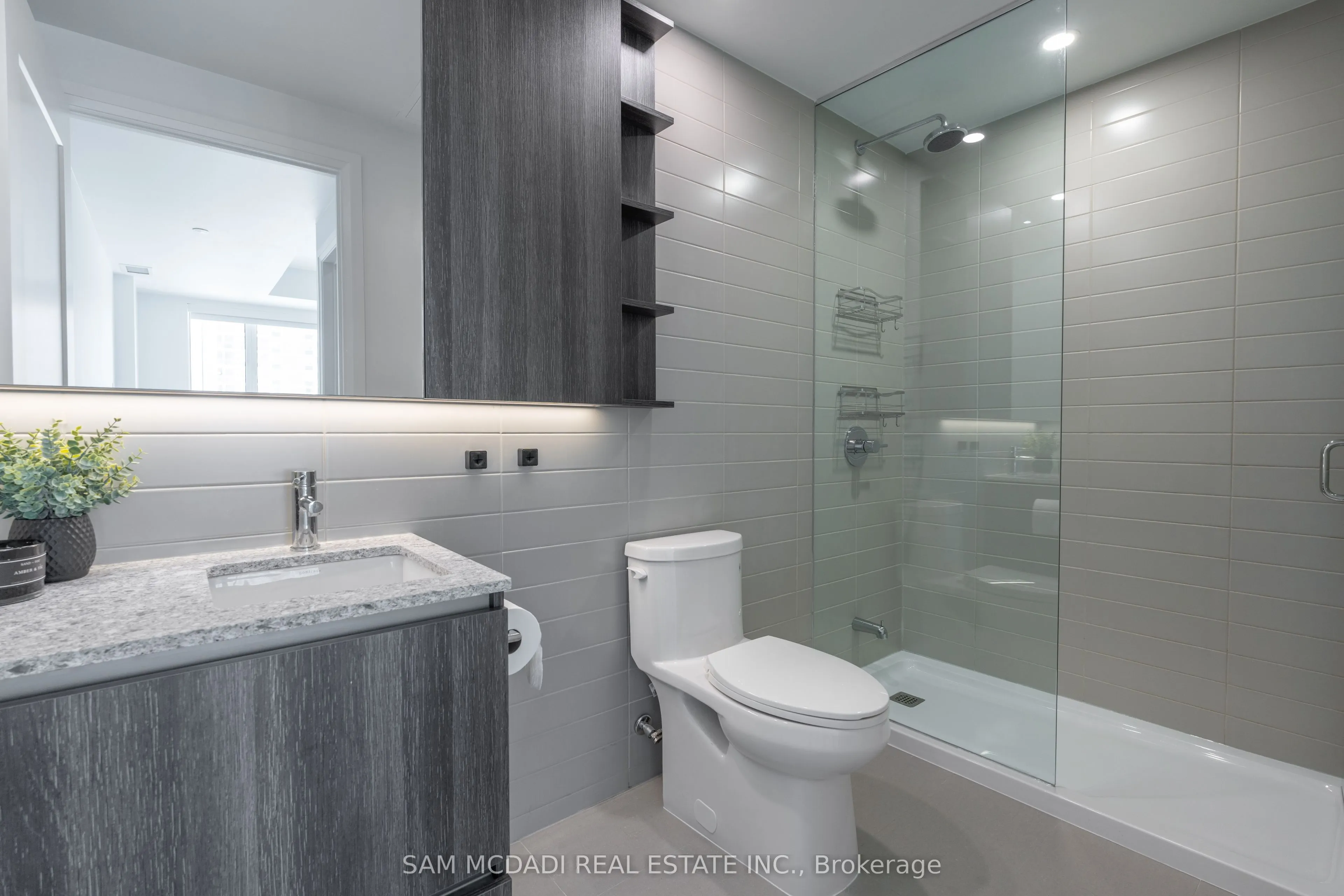 21 Park Street E, #321