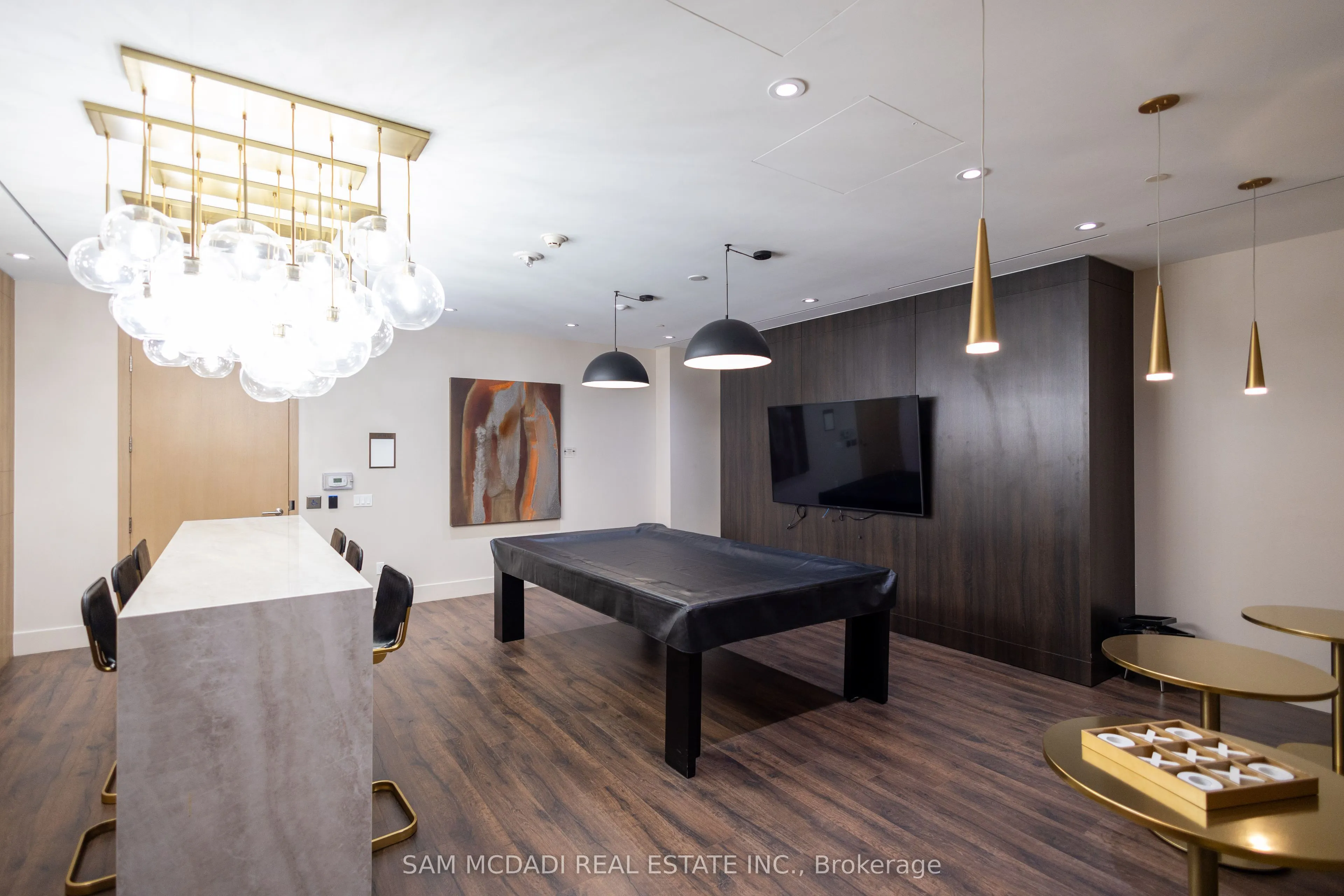 21 Park Street E, #321