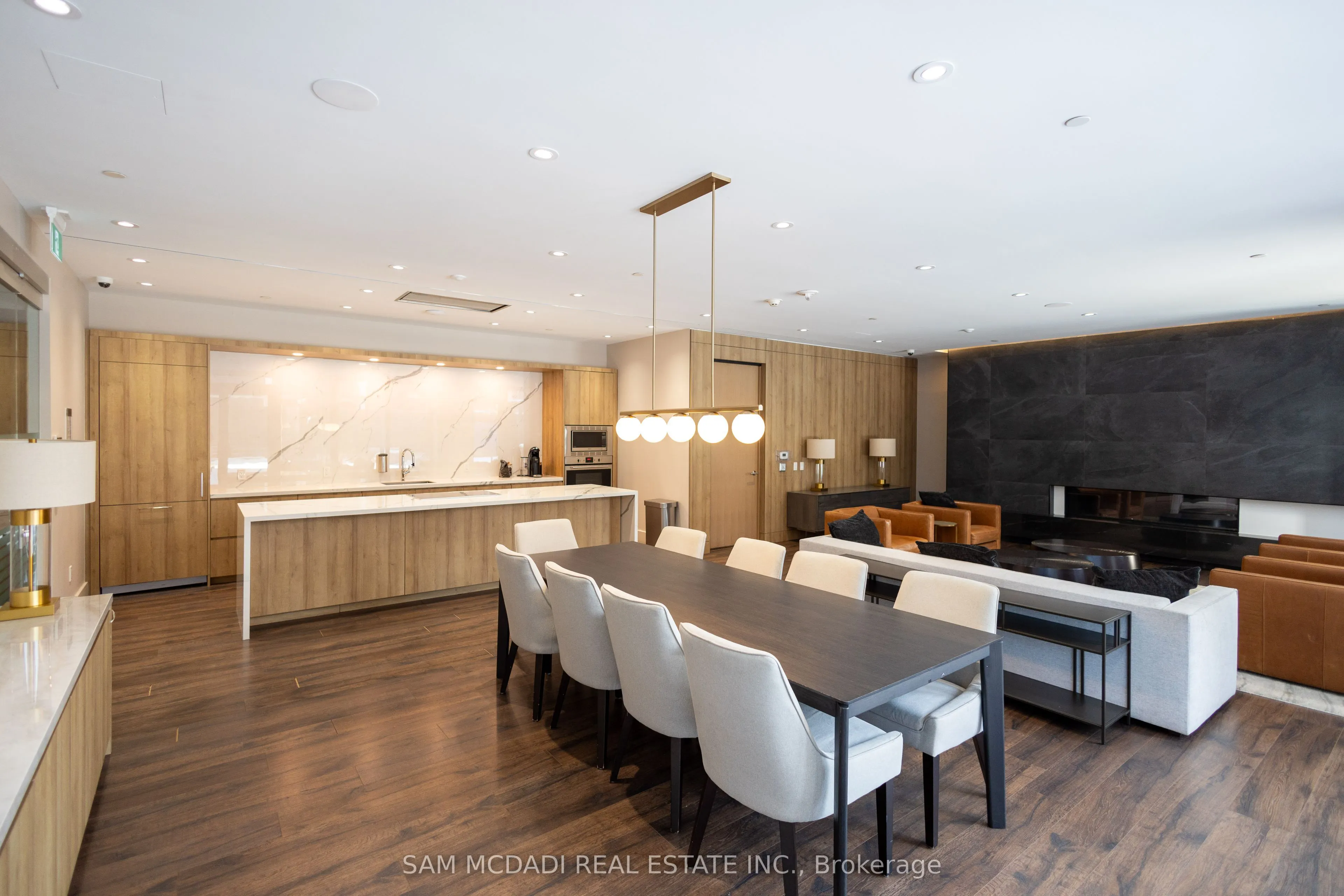 21 Park Street E, #321