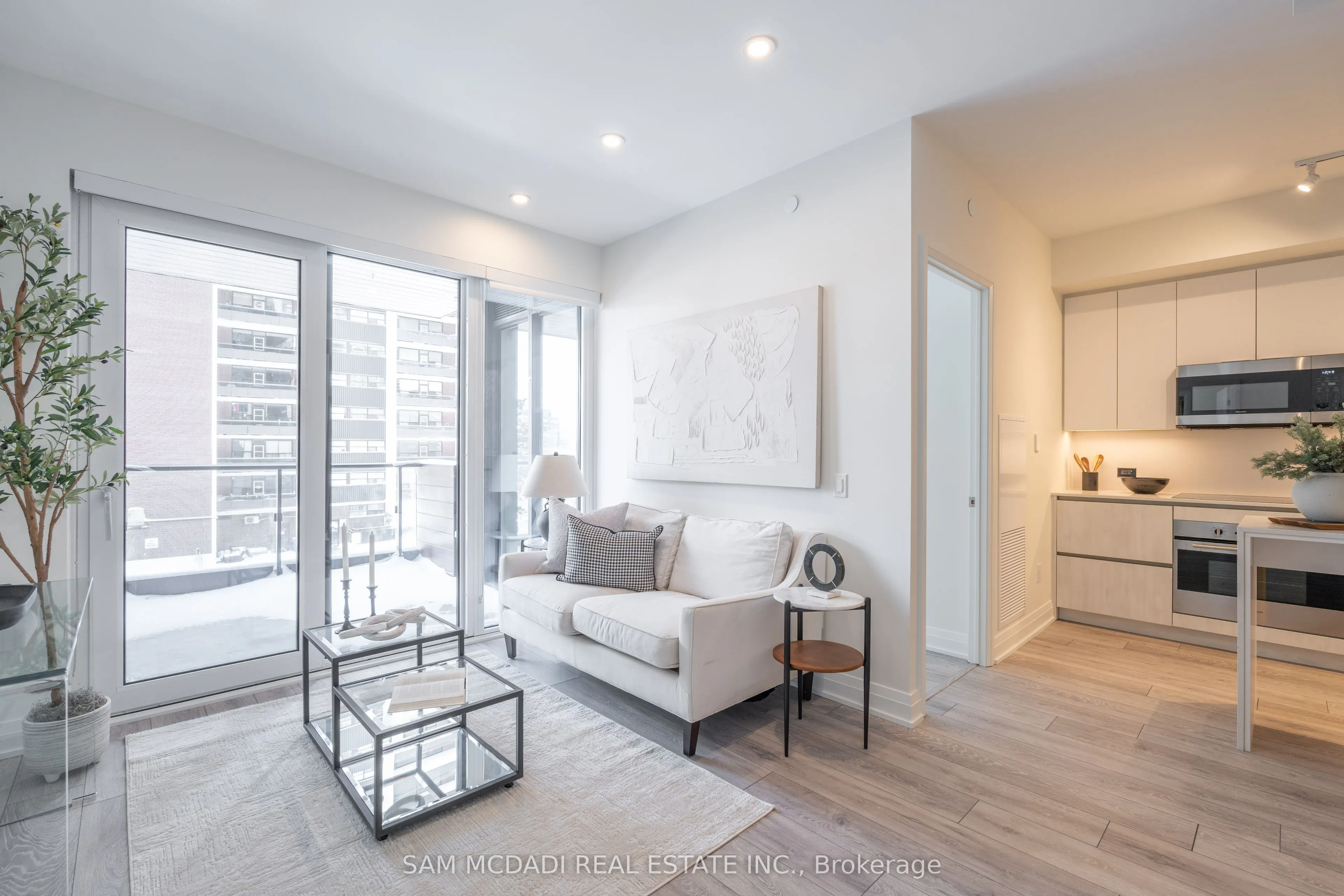 21 Park Street E, #321