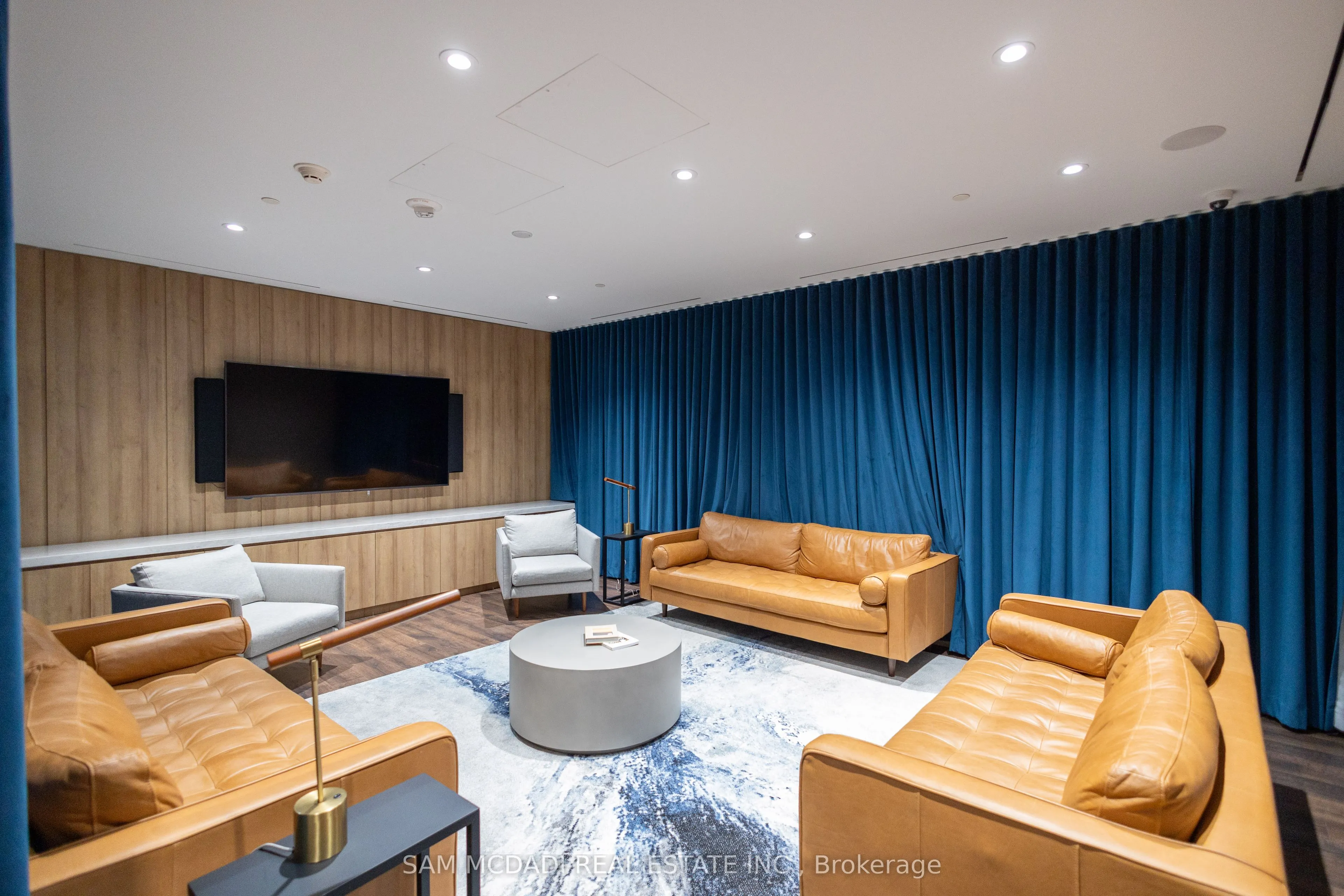 21 Park Street E, #321